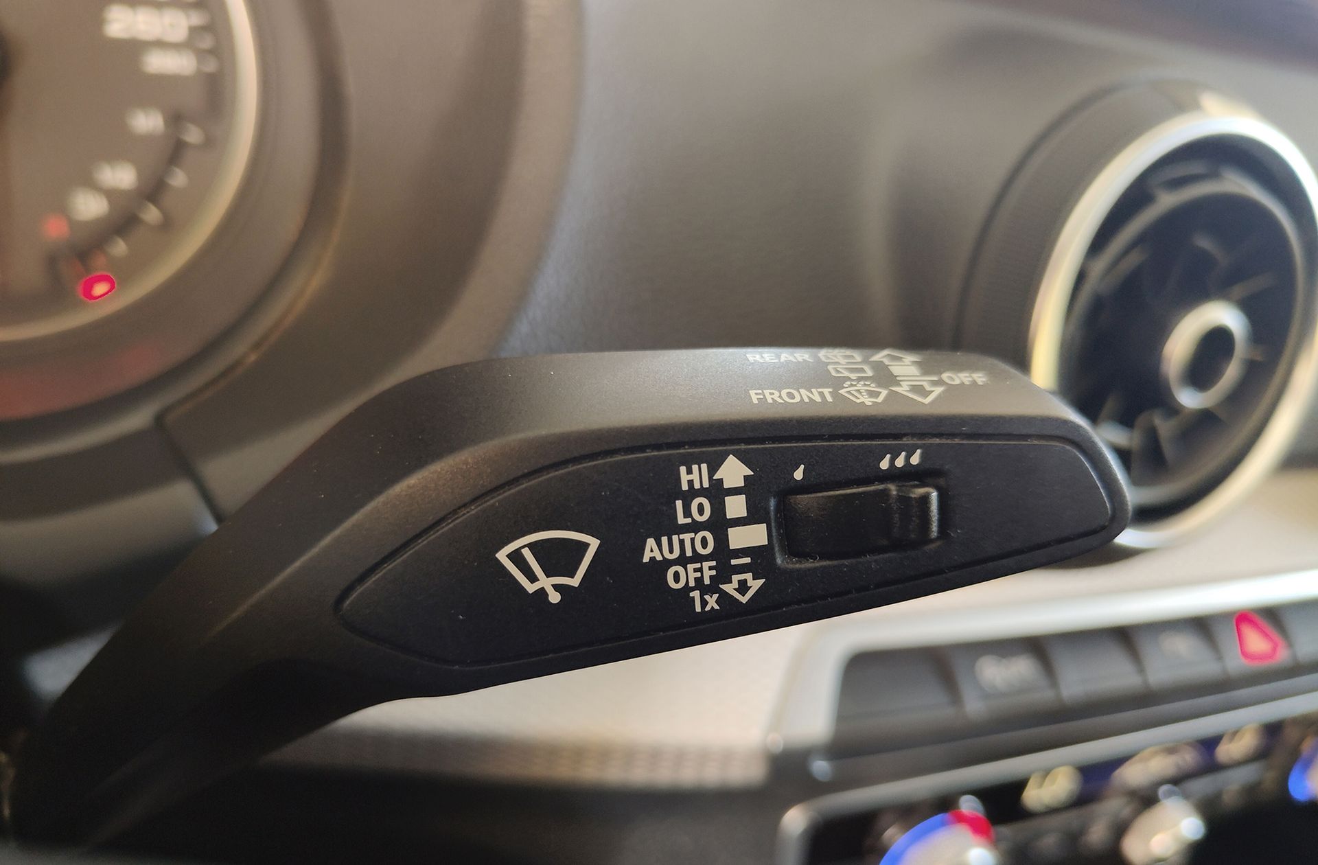 Audi Q2 Advanced 35 TFSI - foto 31