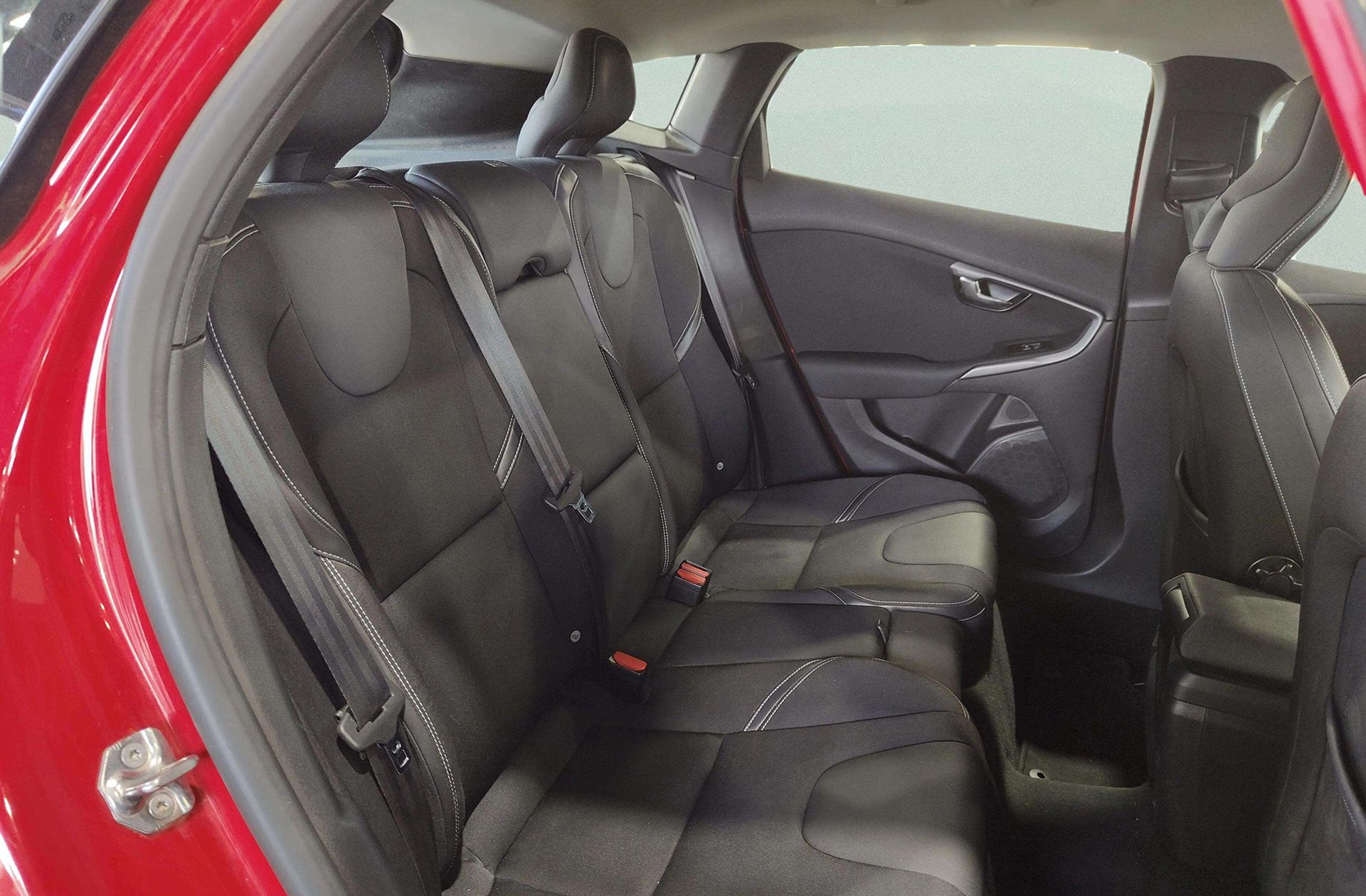Volvo V40 T2 Momentum - foto 16