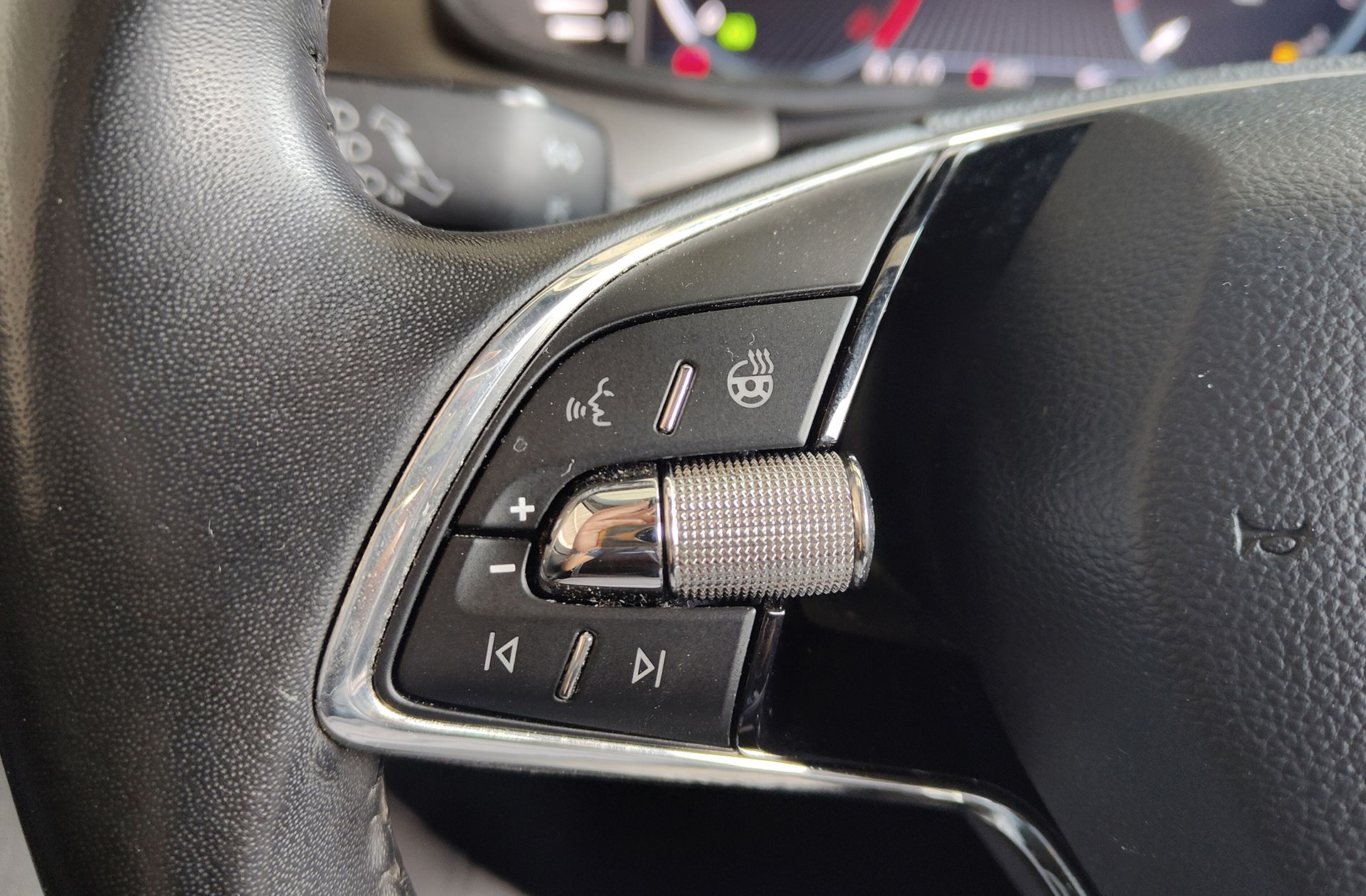Škoda Kamiq 1.0 TSI Style DSG - foto 23