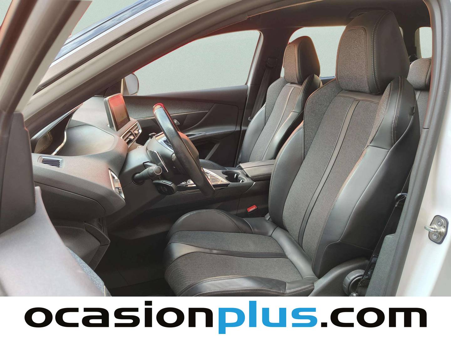 Foto asientos delanteros Peugeot 5008 Peugeot 5008 BlueHDi 180 S&S GT EAT8 (180 CV) 7 Plazas