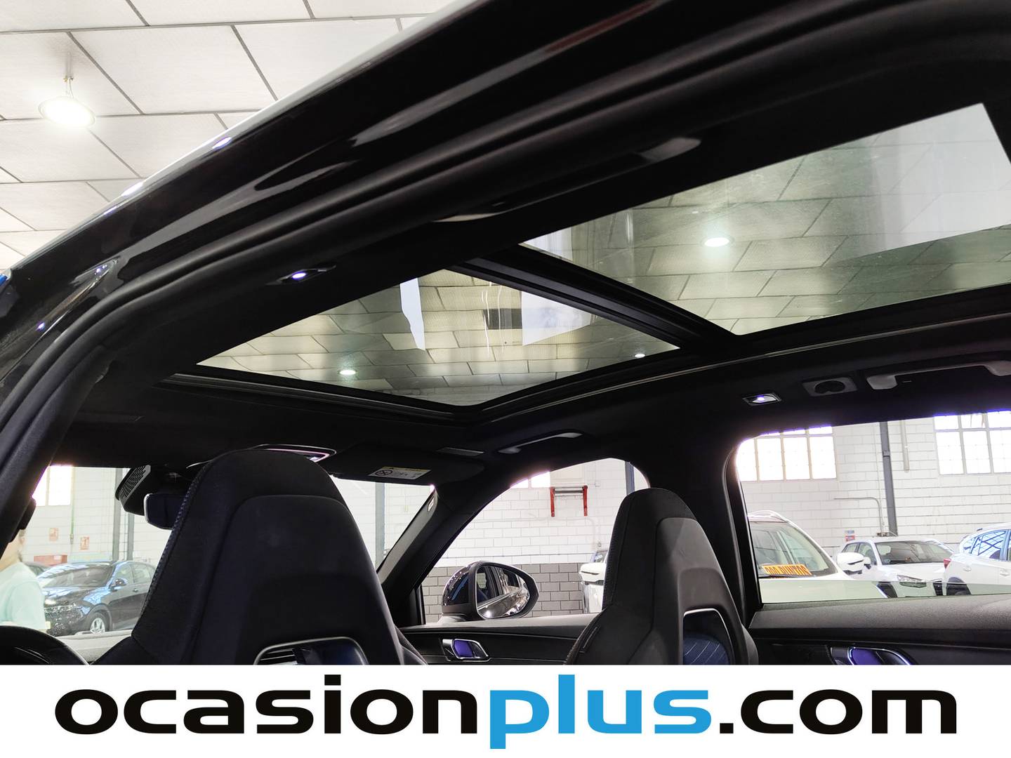 Equipamiento del Lynk & Co 01 Lynk & Co 01 1.5 PHEV (261 CV)