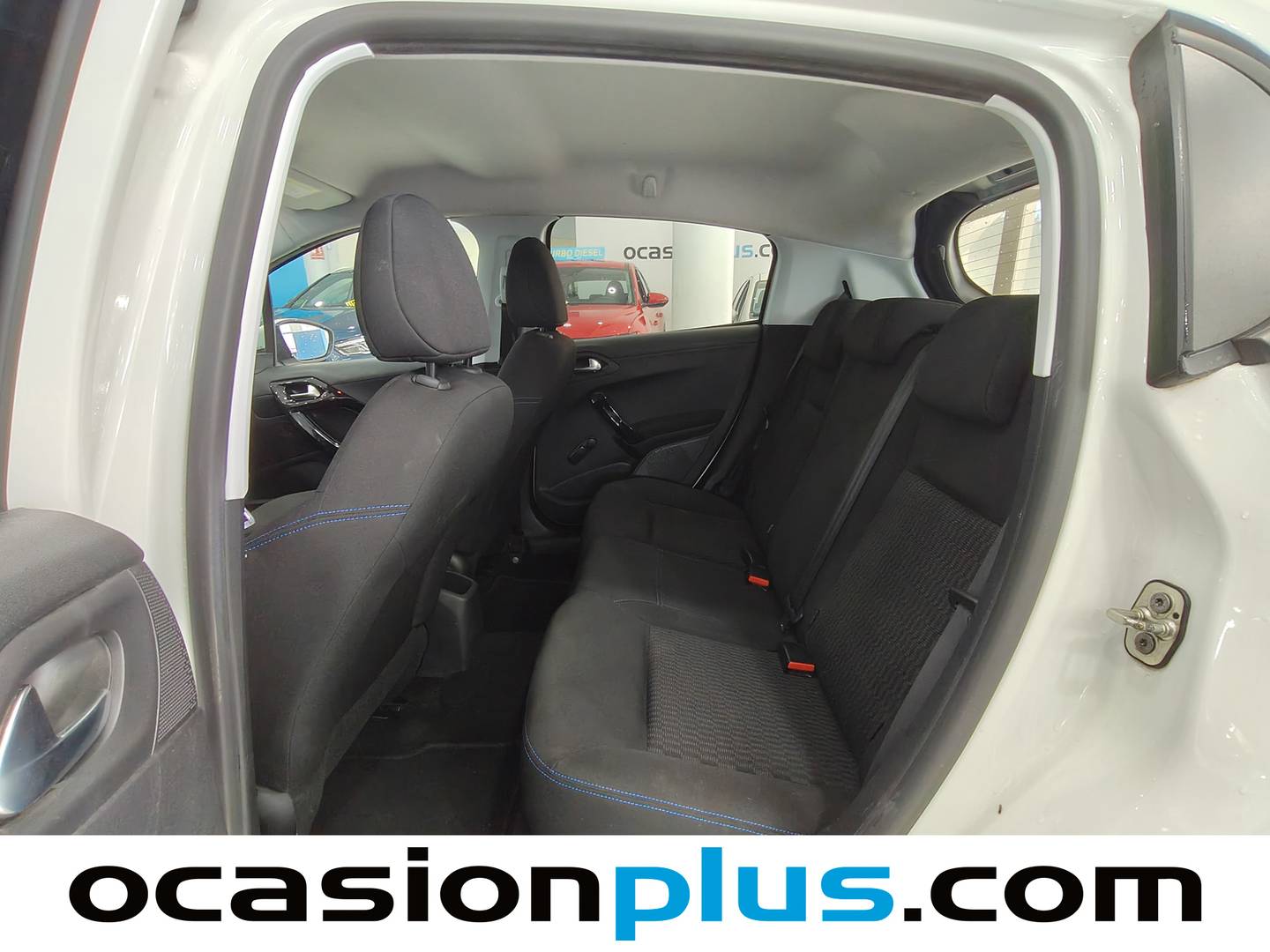 Foto asientos traseros Peugeot 208 Peugeot 208 PureTech Signature (82 CV)
