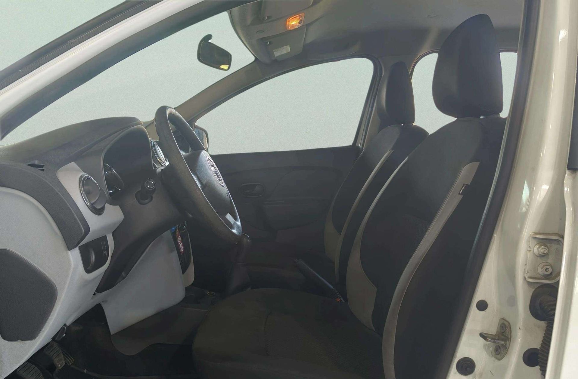Dacia Logan dCi 90 Ambiance - foto 8