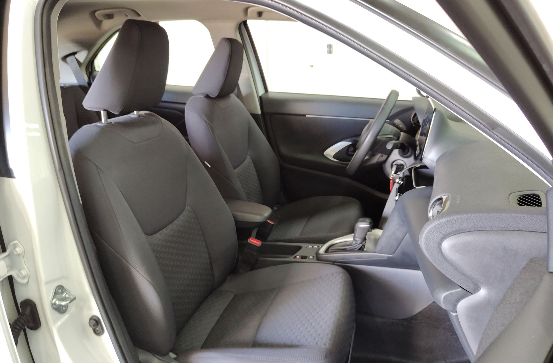 Toyota Yaris Cross 120H Business Plus - foto 16