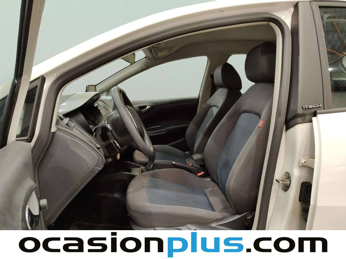 Foto asientos delanteros Seat Ibiza Seat Ibiza 1.2 TSI Reference ITech 30 Aniversario (85 CV)