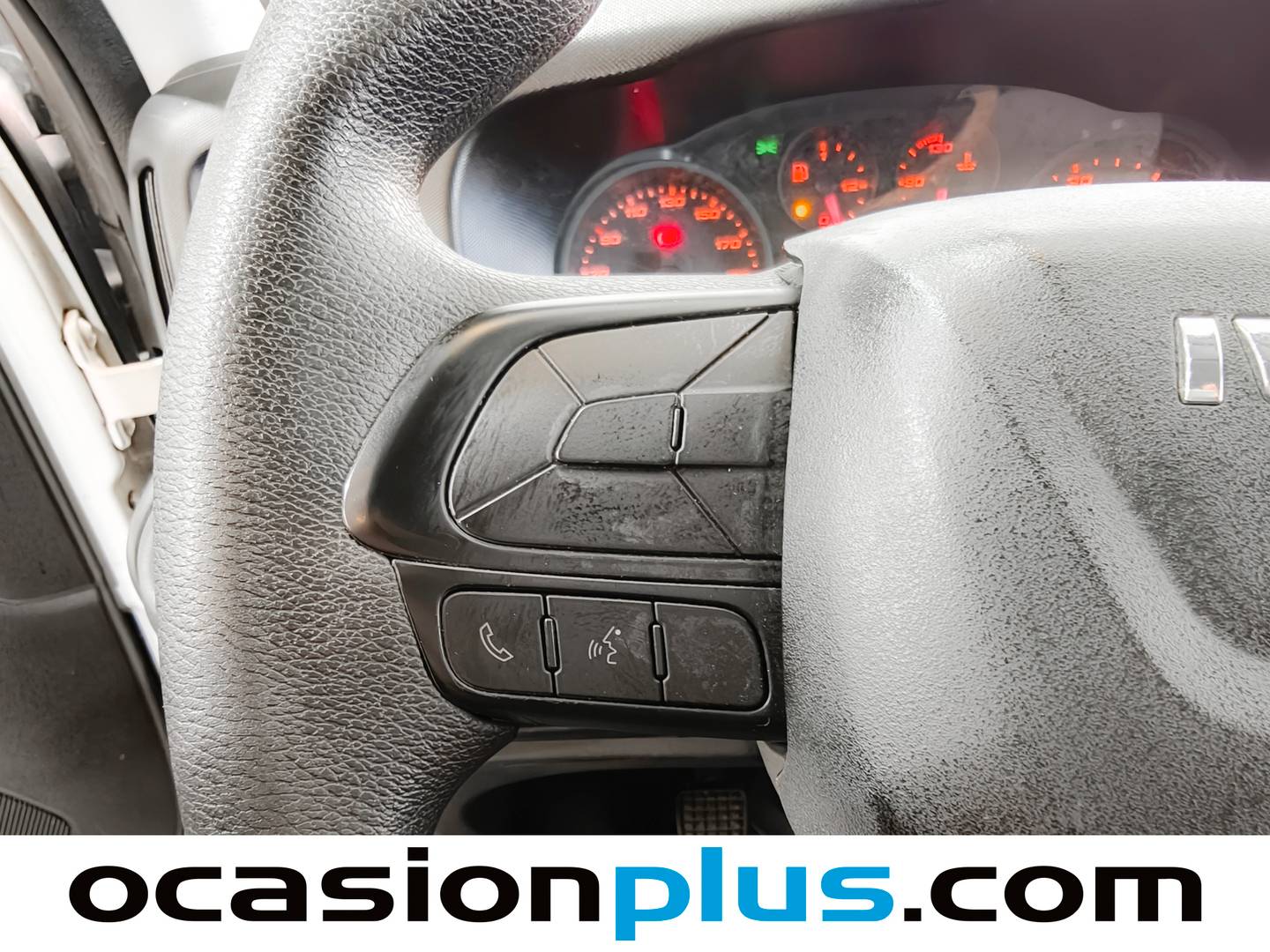 Equipamiento del Iveco Daily Iveco Daily Furgon 35S 16 V 3520L/H2 (156 CV)