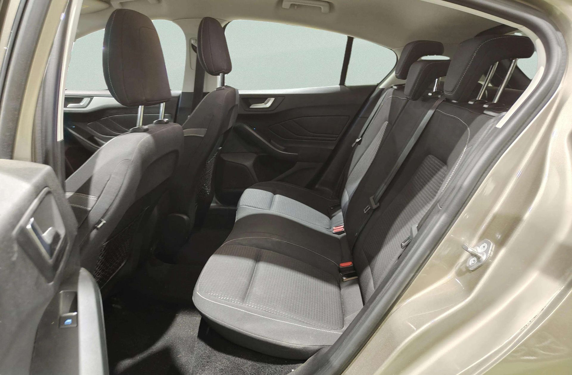 Ford Focus 1.0 EcoBoost Trend+ - foto 11