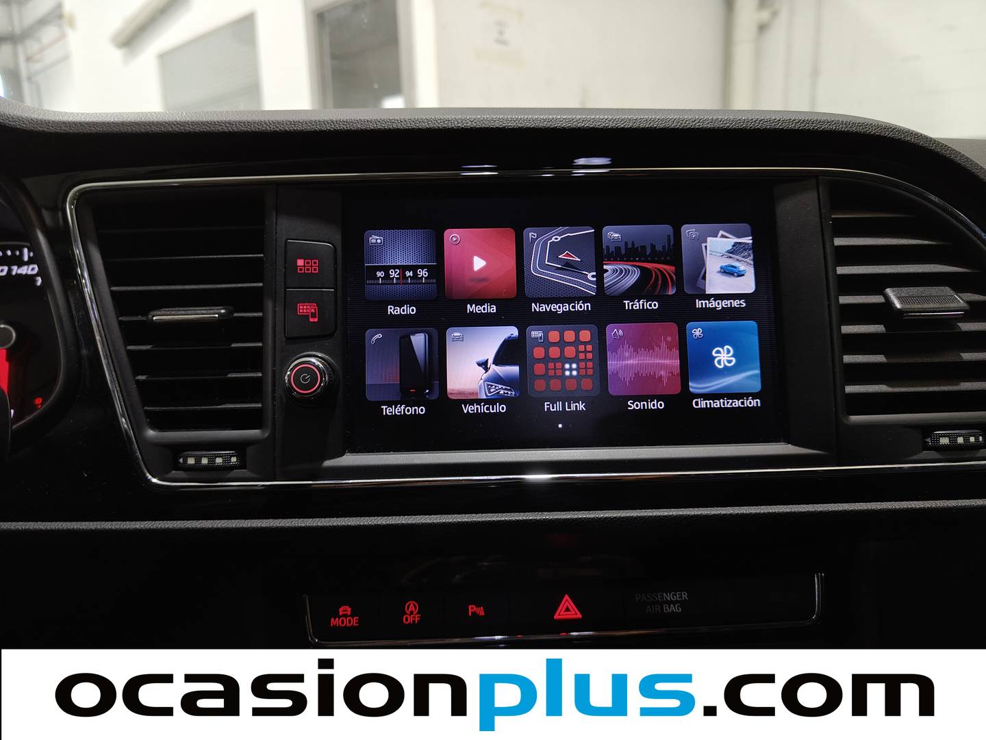 Extras y acabados del Seat León Seat León 1.4 TSI S&S FR Plus (125 CV)