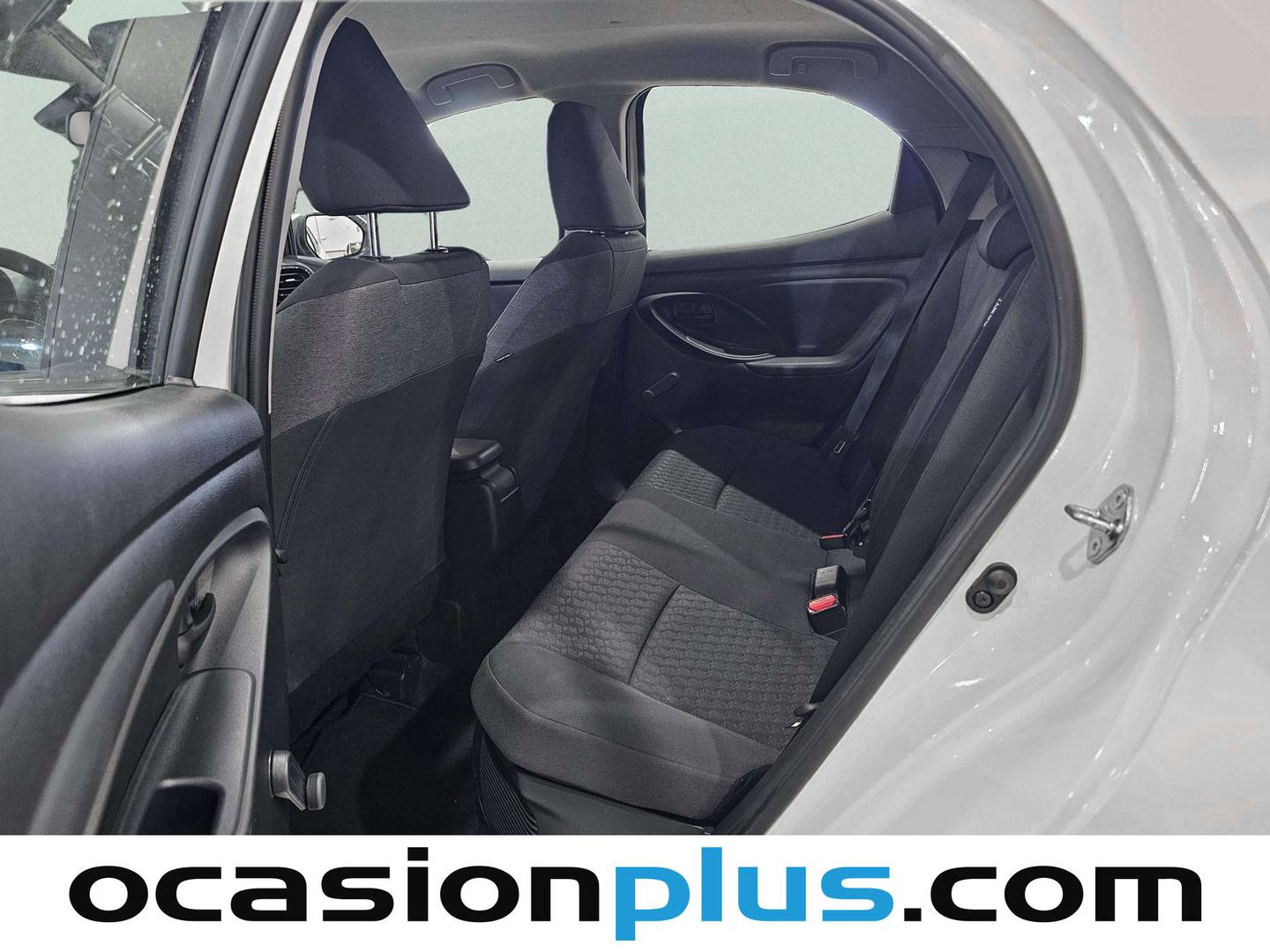 Equipamiento del Toyota Yaris Toyota Yaris 120H Business Plus (116 CV)