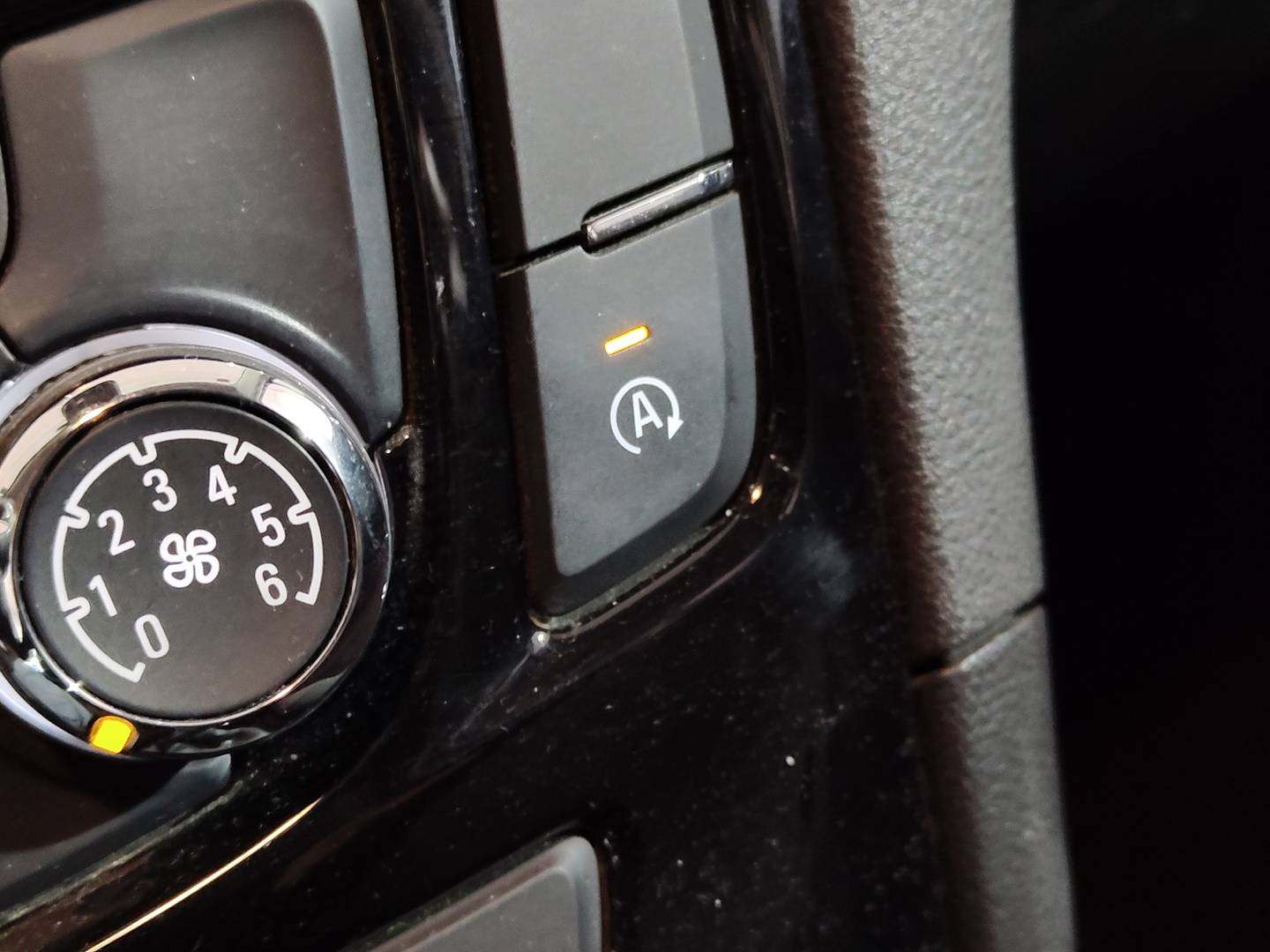 Foto Opel Mokka X Opel Mokka X 1.4 Turbo S&S Selective 4X2 (140 CV)