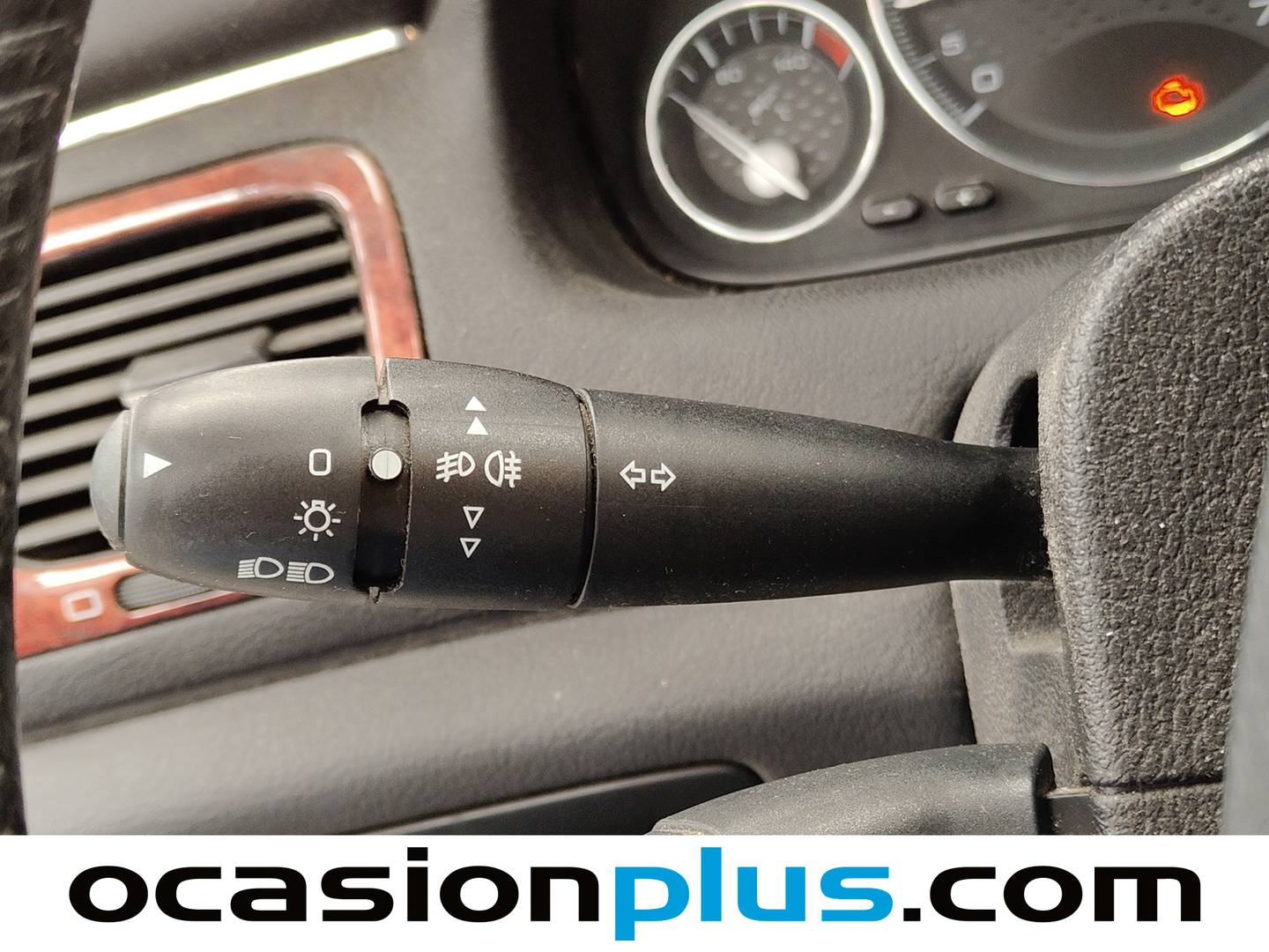 Equipamiento del Peugeot 607 Peugeot 607 2.2i Ebano (163 CV)