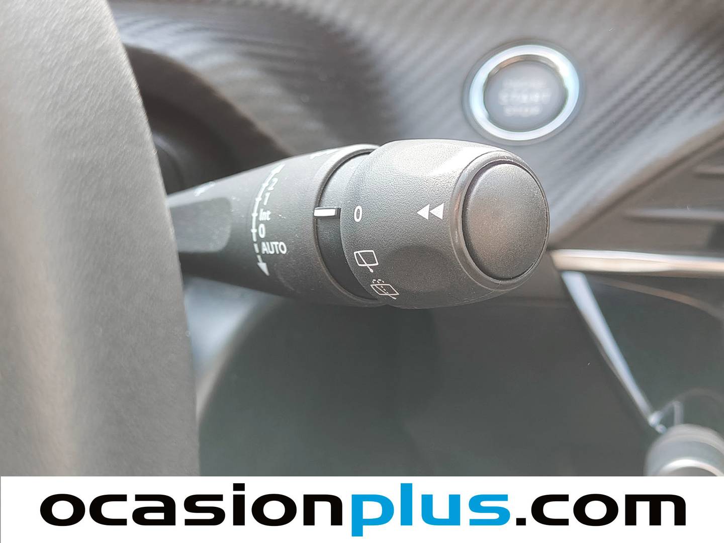 Foto Peugeot 2008 Peugeot 2008 Allure Hybrid eDCS6 (136 CV)