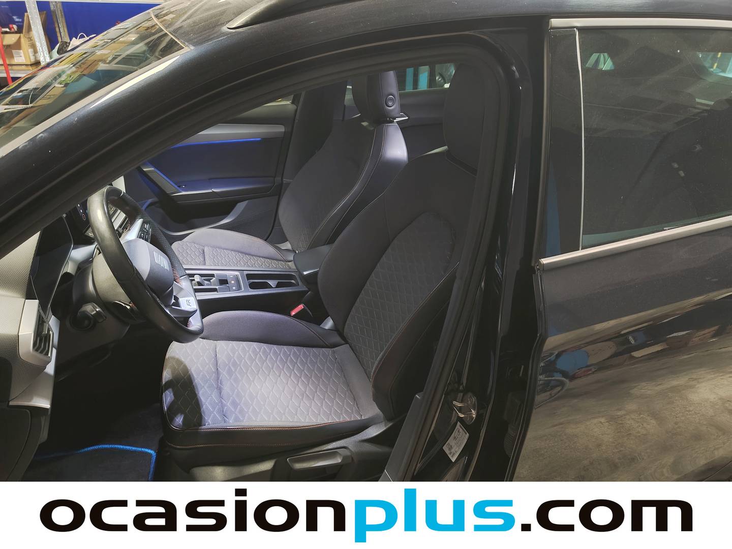 Foto asientos delanteros Seat León SEAT León ST 1.5 eTSI S&S FR Go L DSG (150 CV)