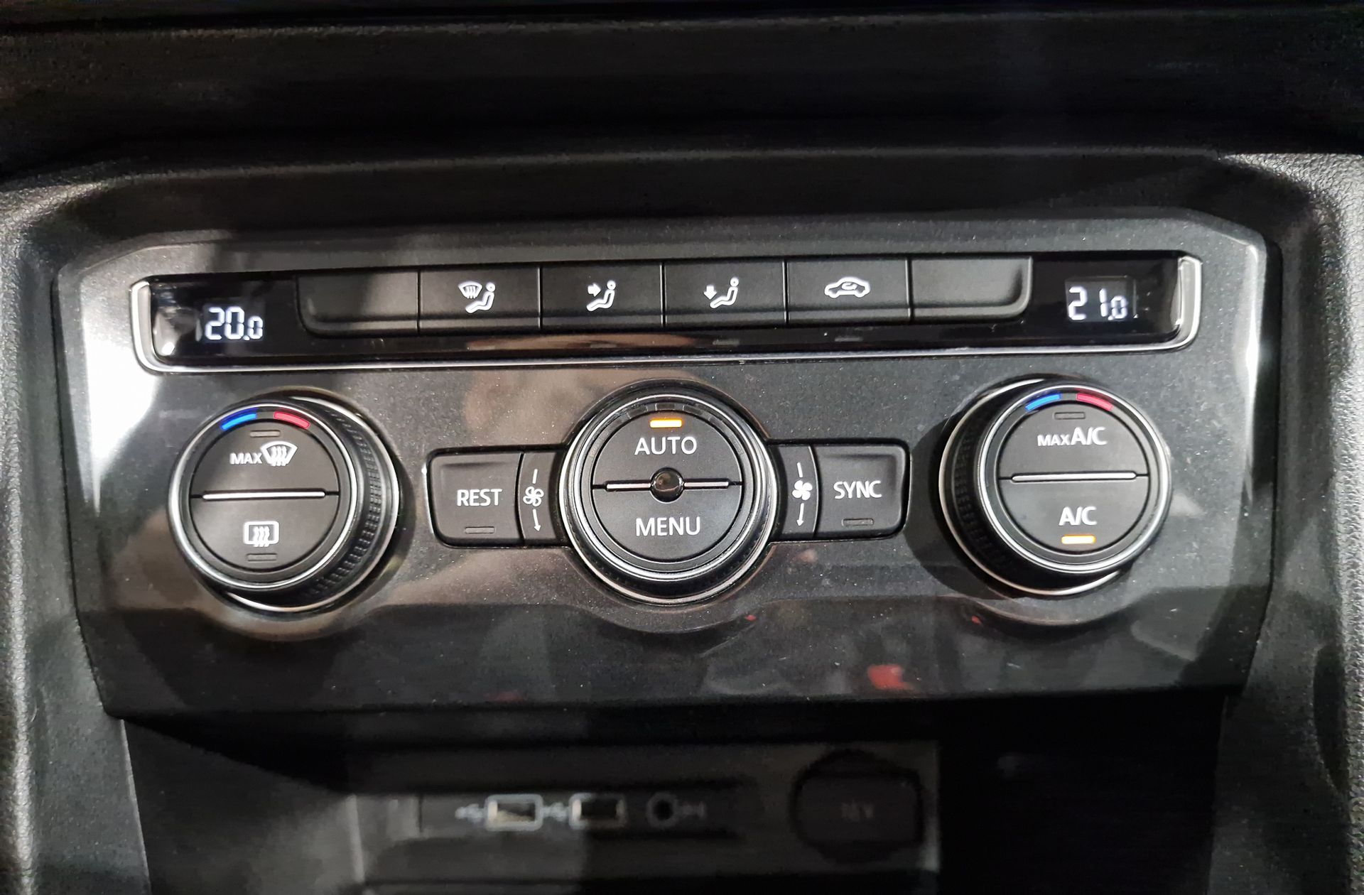 Volkswagen Tiguan Advance 2.0 TDI Pack R-Line - foto 34