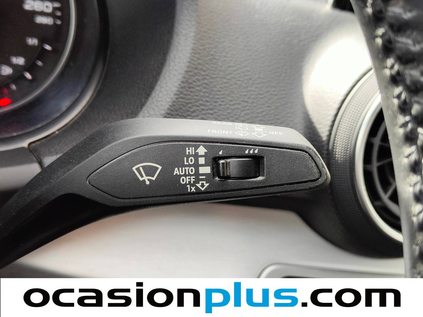 Acabados Audi Q2 Audi Q2 Sport 30 TFSI (116 CV)