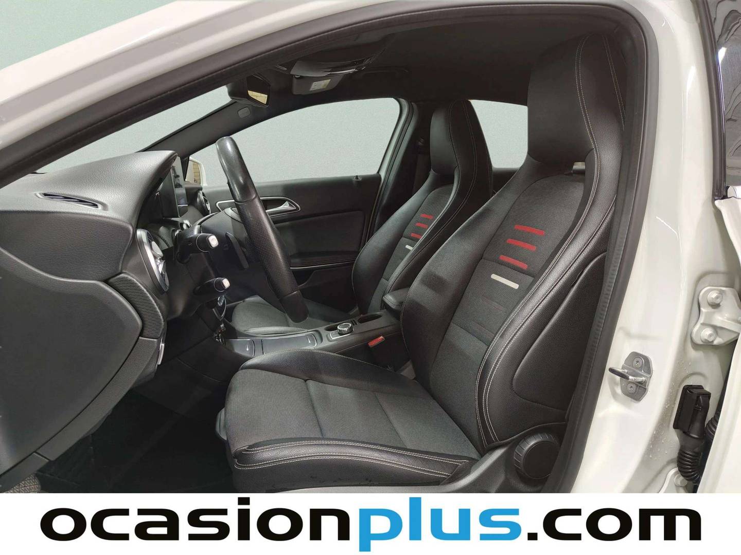 Foto asientos delanteros Mercedes Clase A Mercedes Clase A 200 d (136 CV) Pack AMG