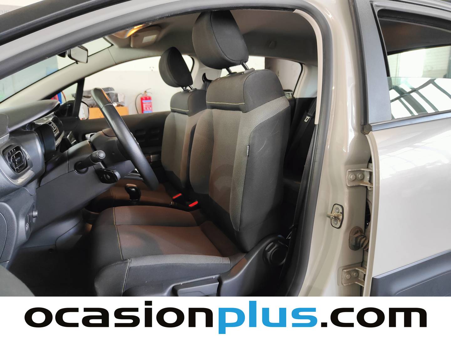 Foto asientos delanteros Citroën C3 Citroën C3 PureTech 83 Feel Pack (83 CV)