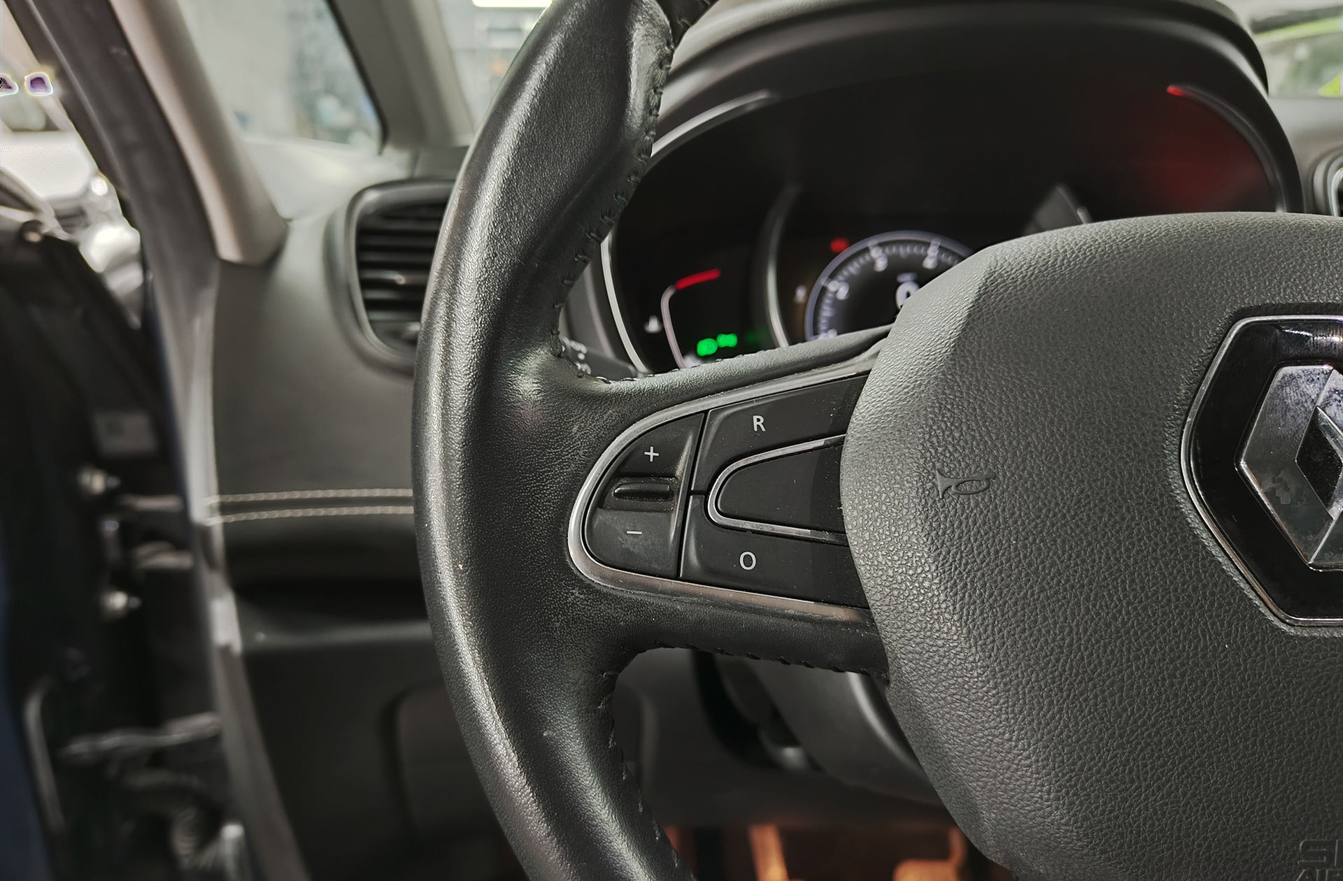 Renault Grand Scénic Zen TCe 7 plazas - foto 27