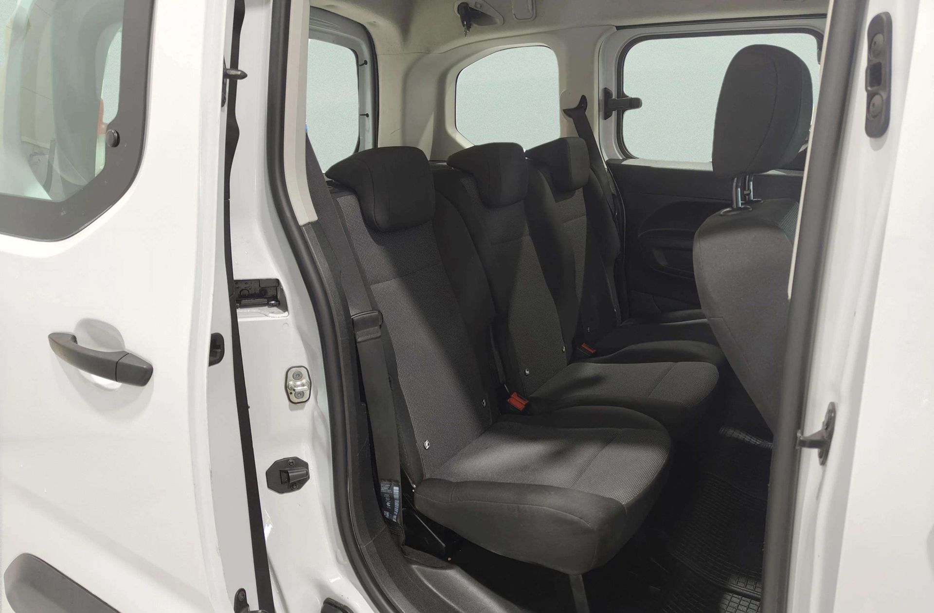 Opel Combo 1.5 TD Business Edition Plus L1 - foto 13