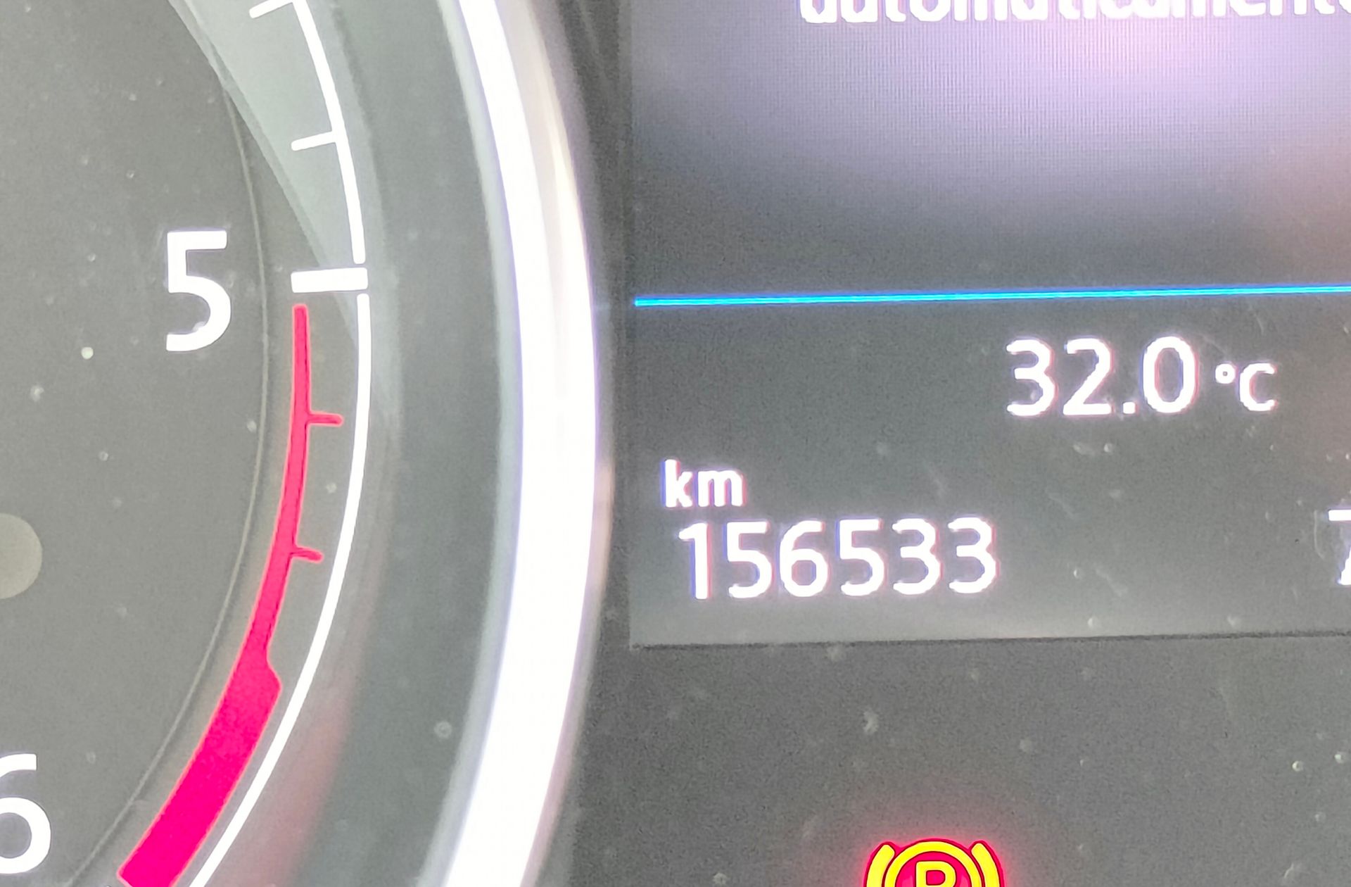 Volkswagen Touran Sport 2.0 TDI DSG R-Line - foto 11