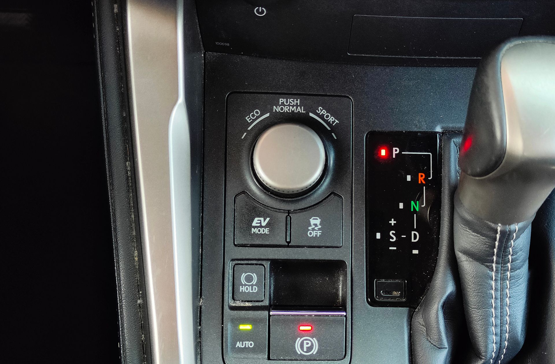 Lexus NX 300h Business 2WD - foto 41