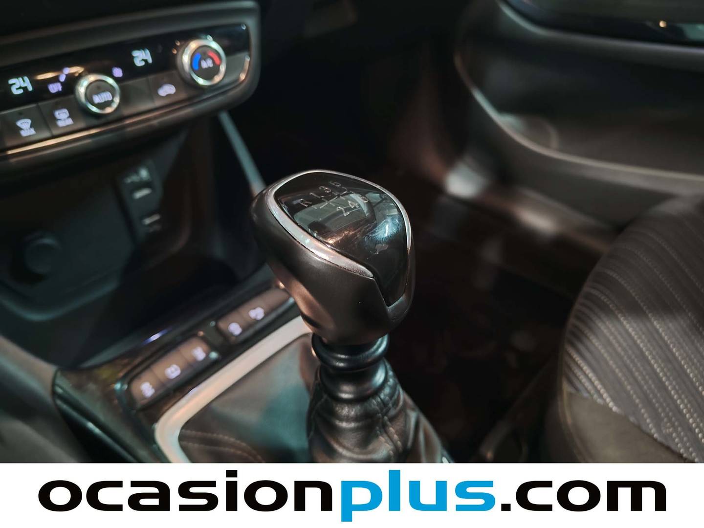 Foto Opel Crossland X Opel Crossland X 1.2 S&S Design Line 120 Aniversario (110 CV)