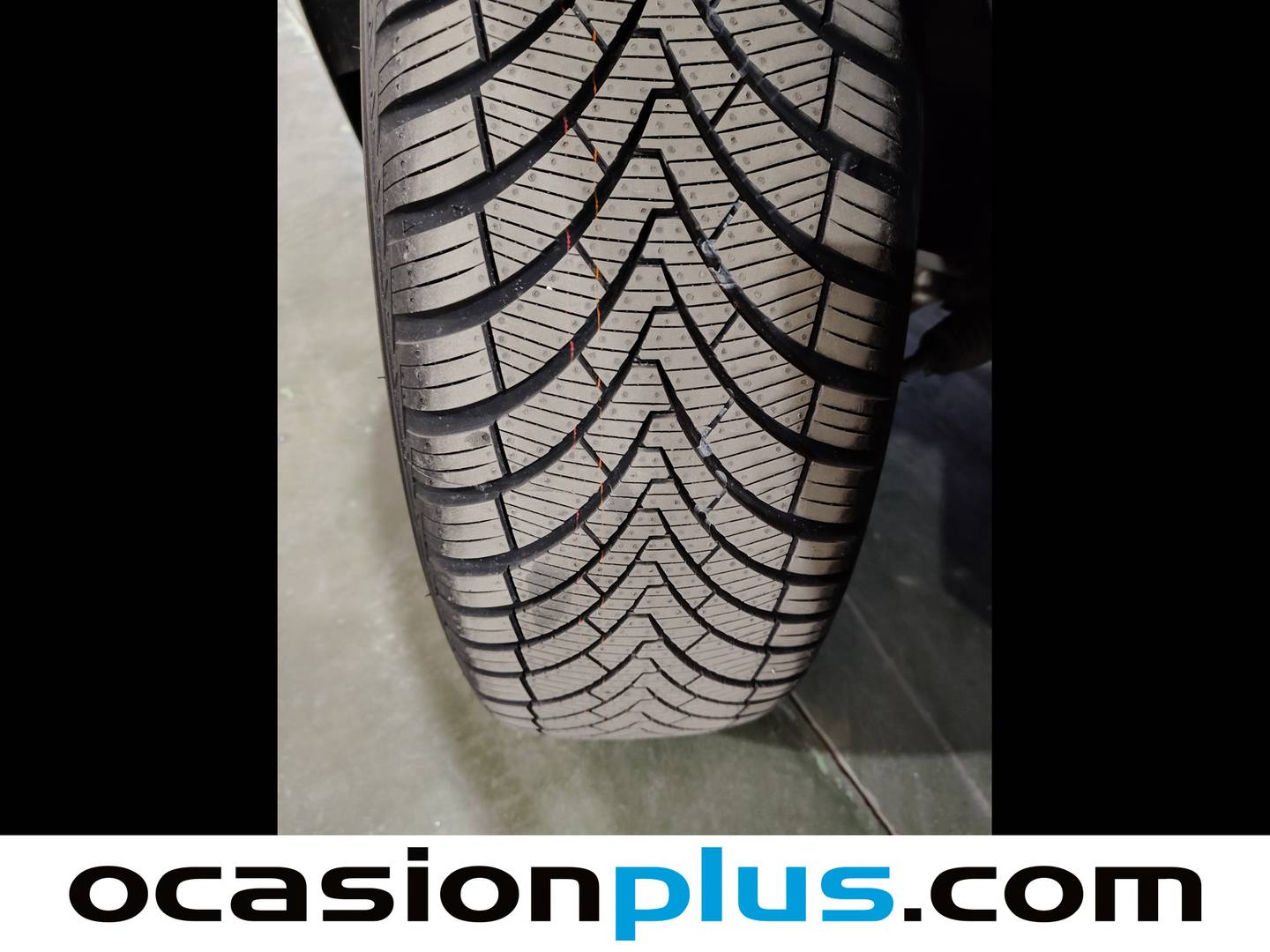 Foto Jaguar F-Pace Jaguar F-PACE 2.0L i4D Pure AWD (180 CV)