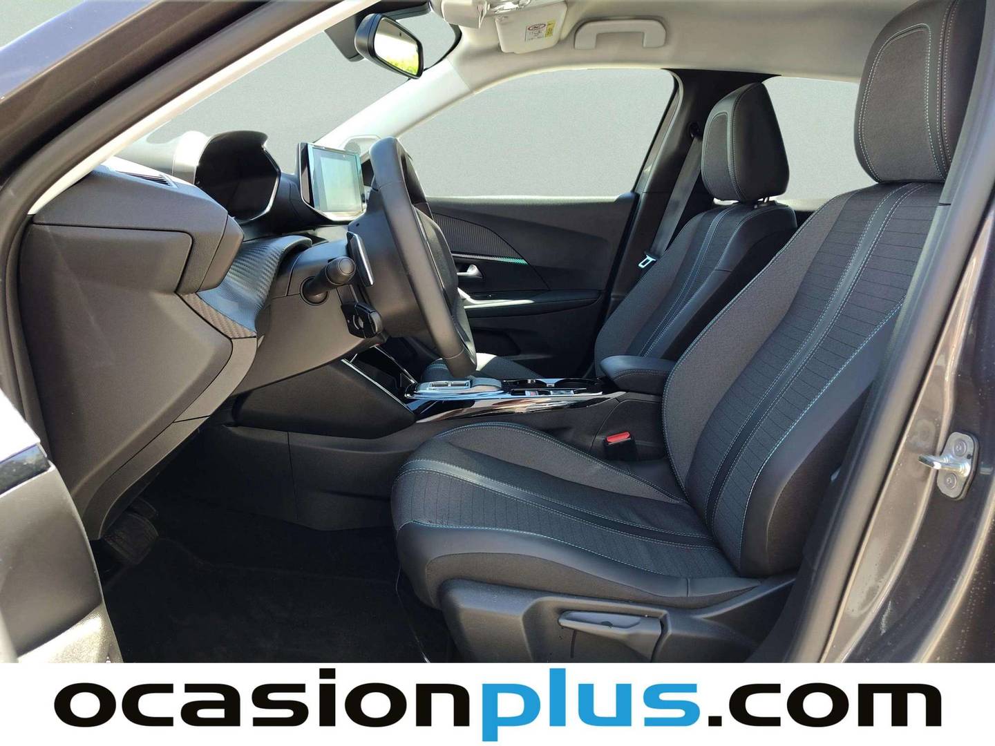 Foto asientos delanteros Peugeot 2008 Peugeot 2008 PureTech 130 S&S Allure EAT8 (130 CV)