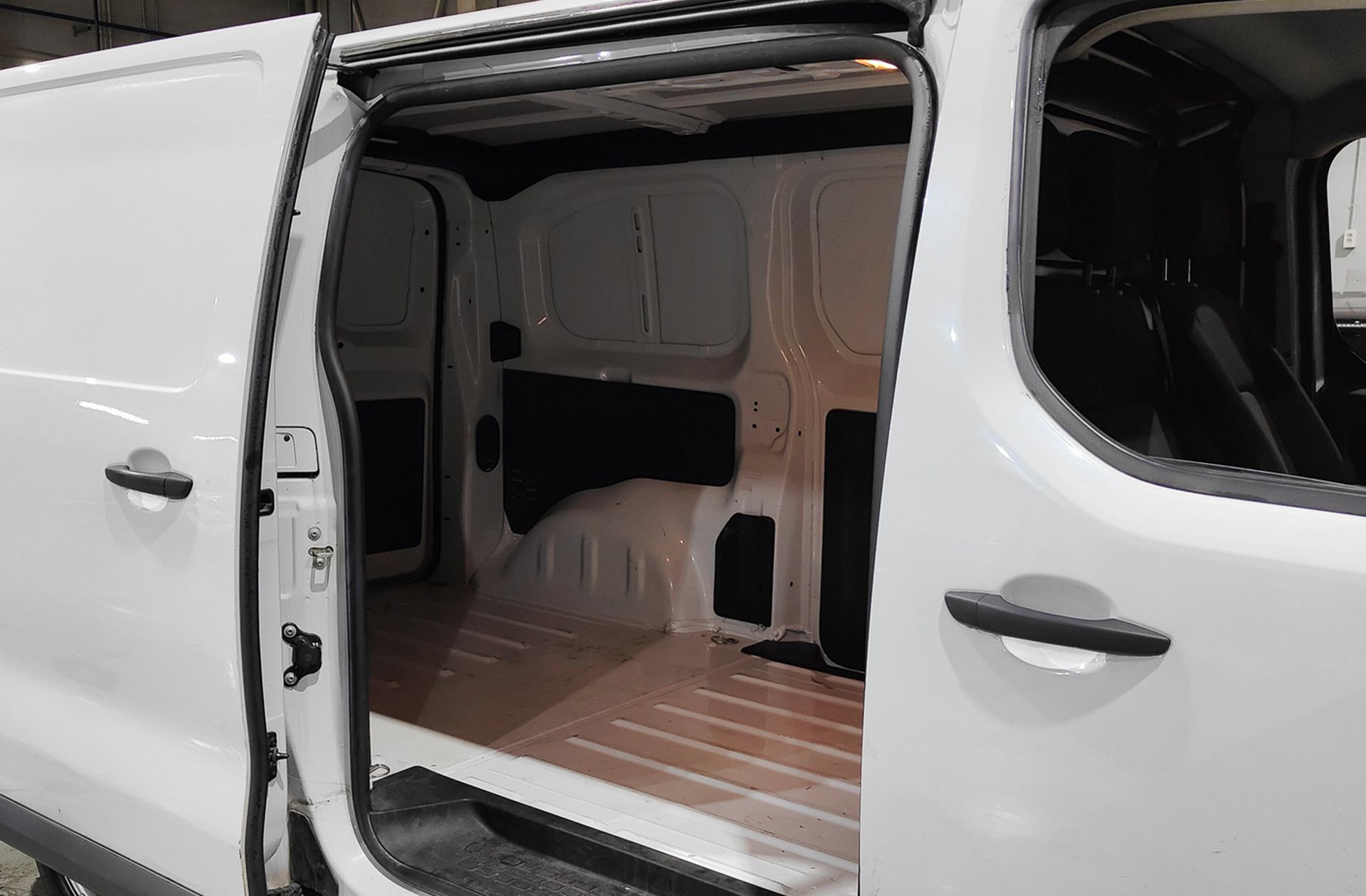 Citroën Jumpy Furgon BlueHDi 120 Talla M 3 plazas - foto 12