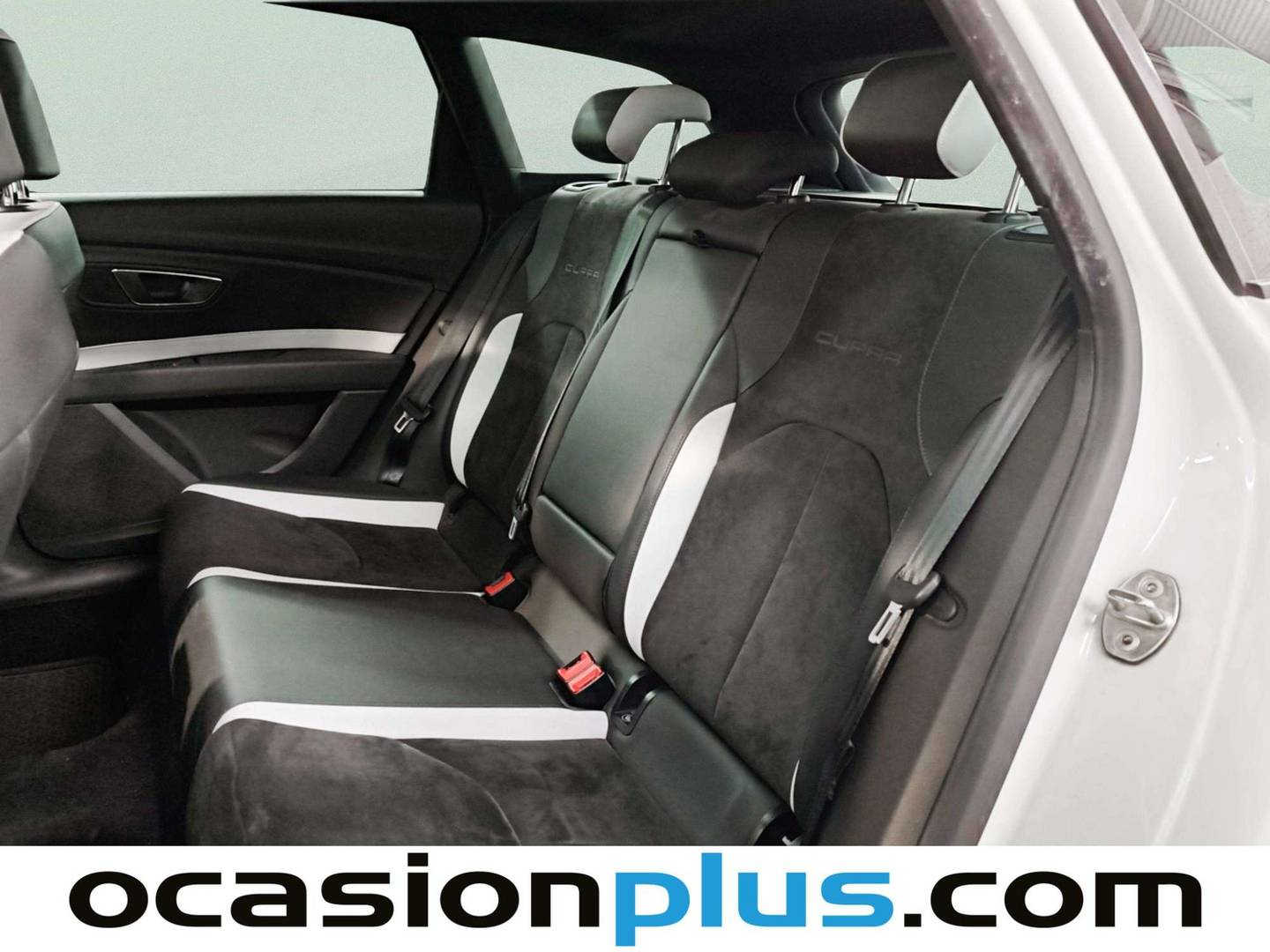 Foto asientos traseros Seat León Seat León ST 2.0 TSI S&S Cupra DSG (290 CV)