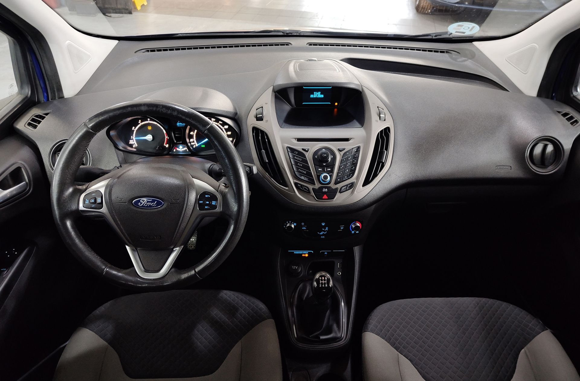 Ford Tourneo Courier 1.0 EcoBoost Trend - foto 6