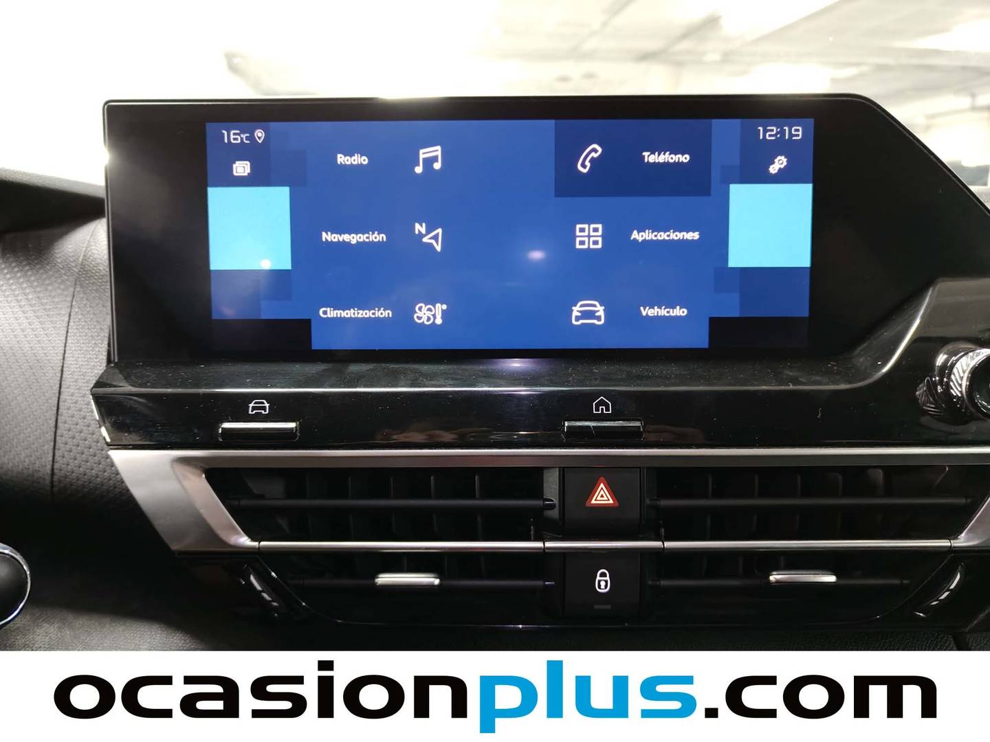 Extras y acabados del Citroën ë-C4 Citroen ë-C4 eléctrico 50kWh Shine (136 CV)