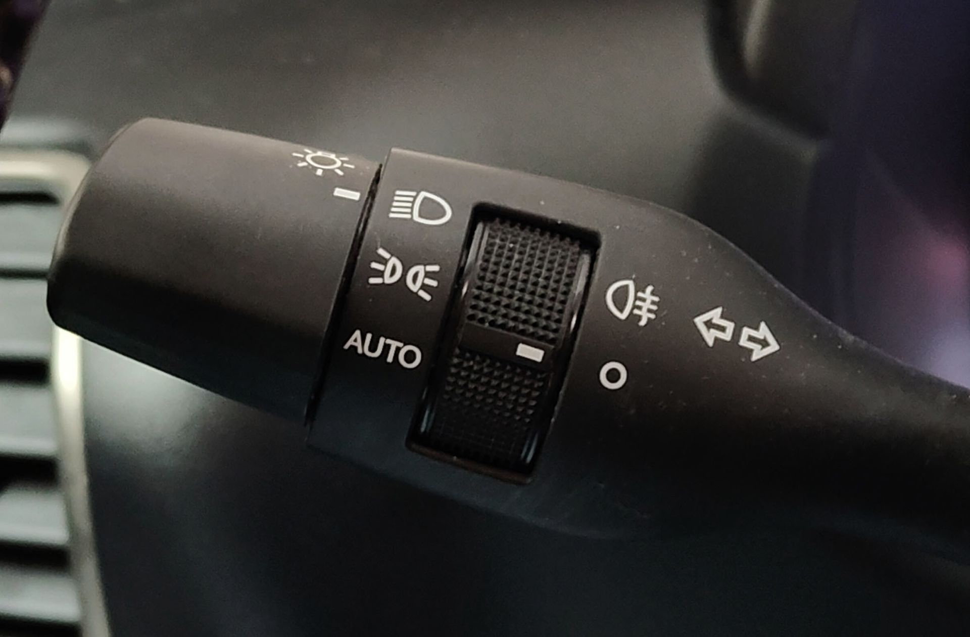 Lexus NX 300h Premium 2WD - foto 29
