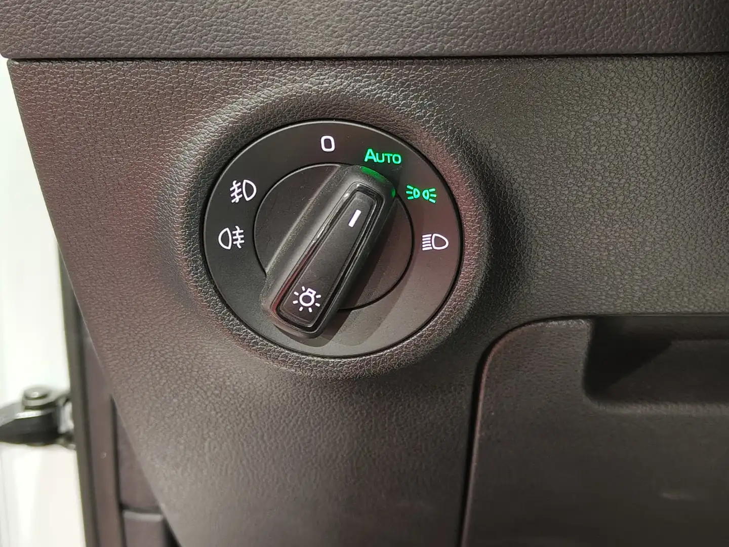 Foto Skoda Karoq Skoda Karoq 1.5 TSI ACT Sportline DSG (150 CV)