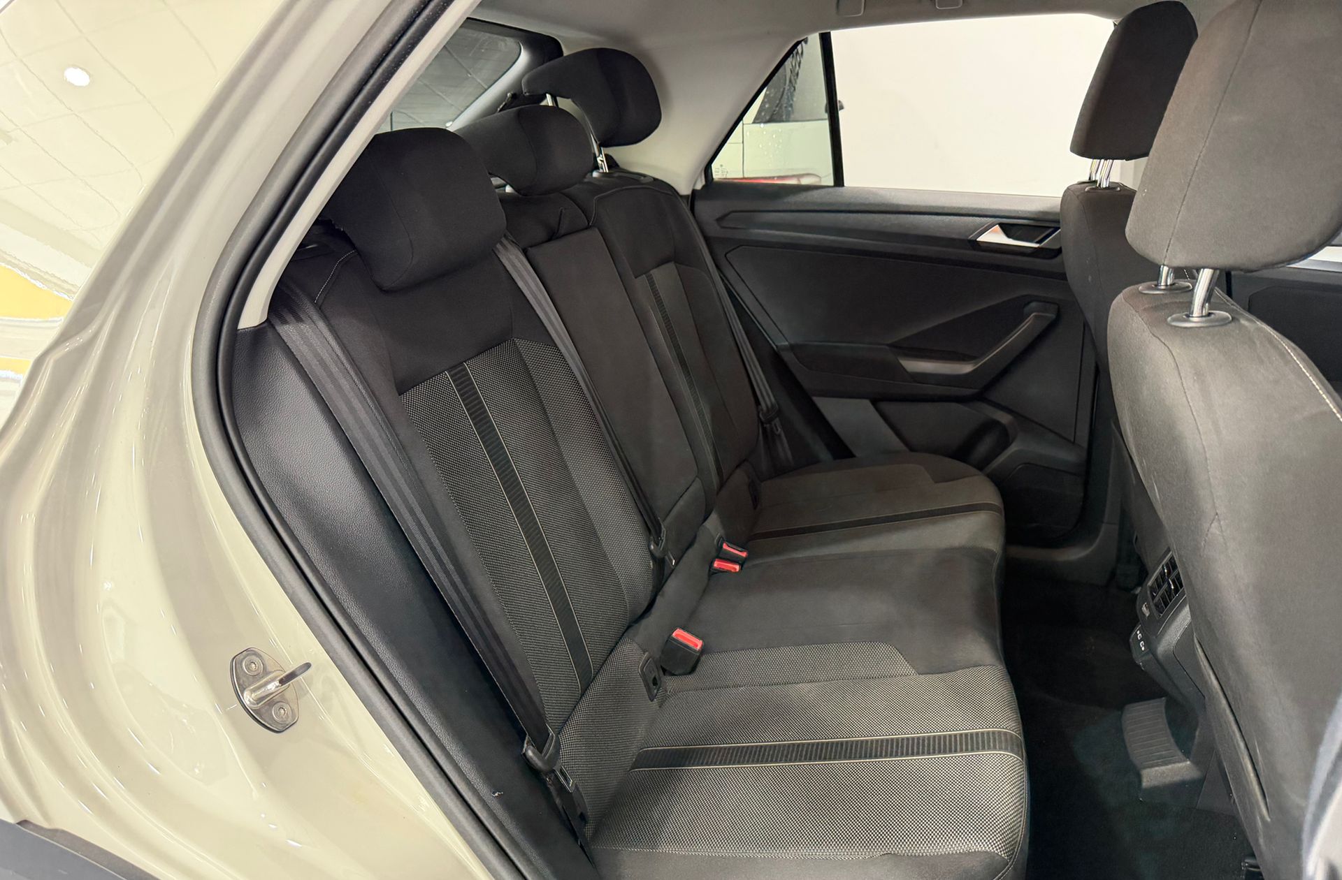 Volkswagen T-Roc Life 1.5 TSI DSG - foto 18