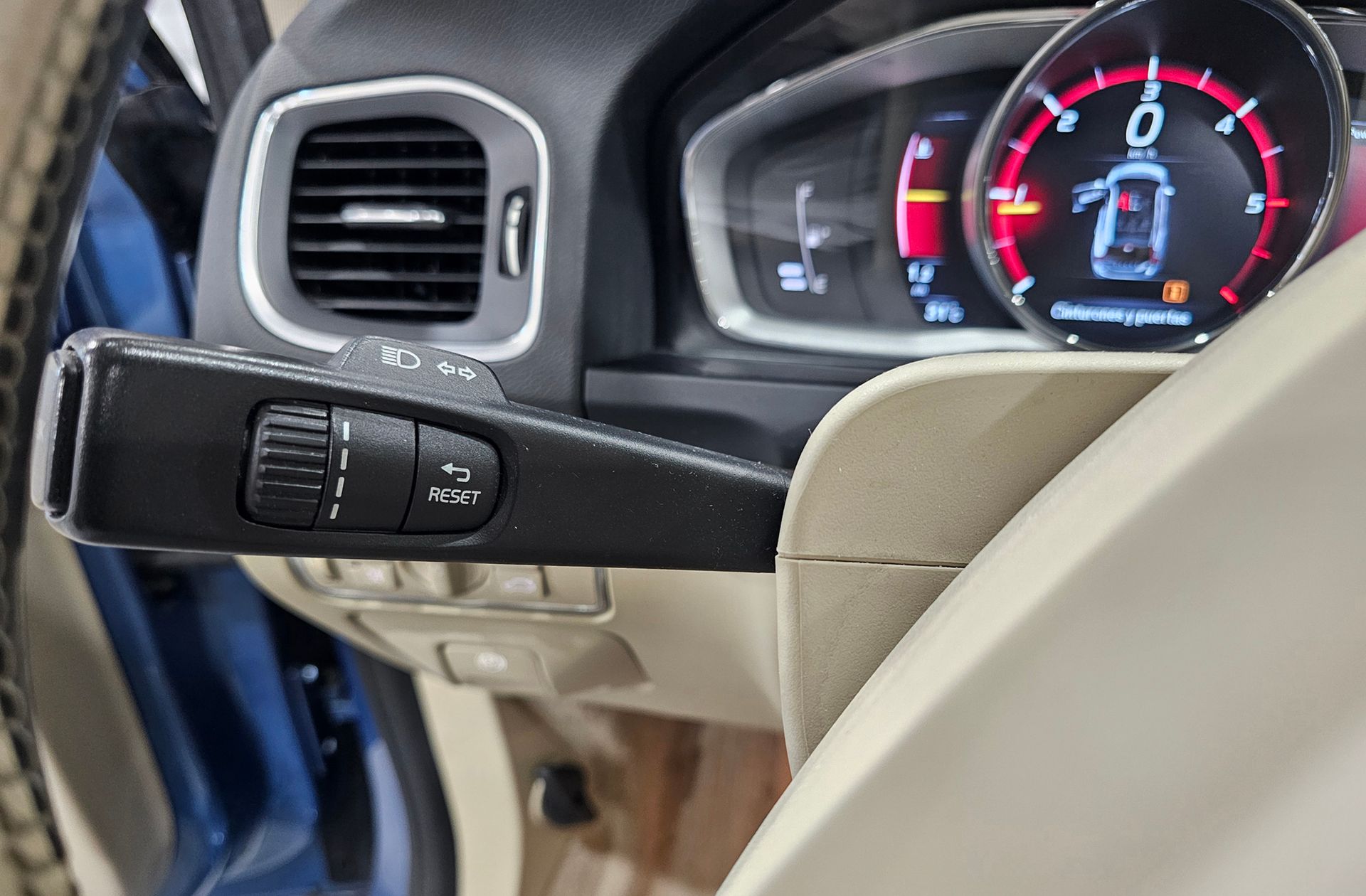 Volvo V60 D3 Summum - foto 24