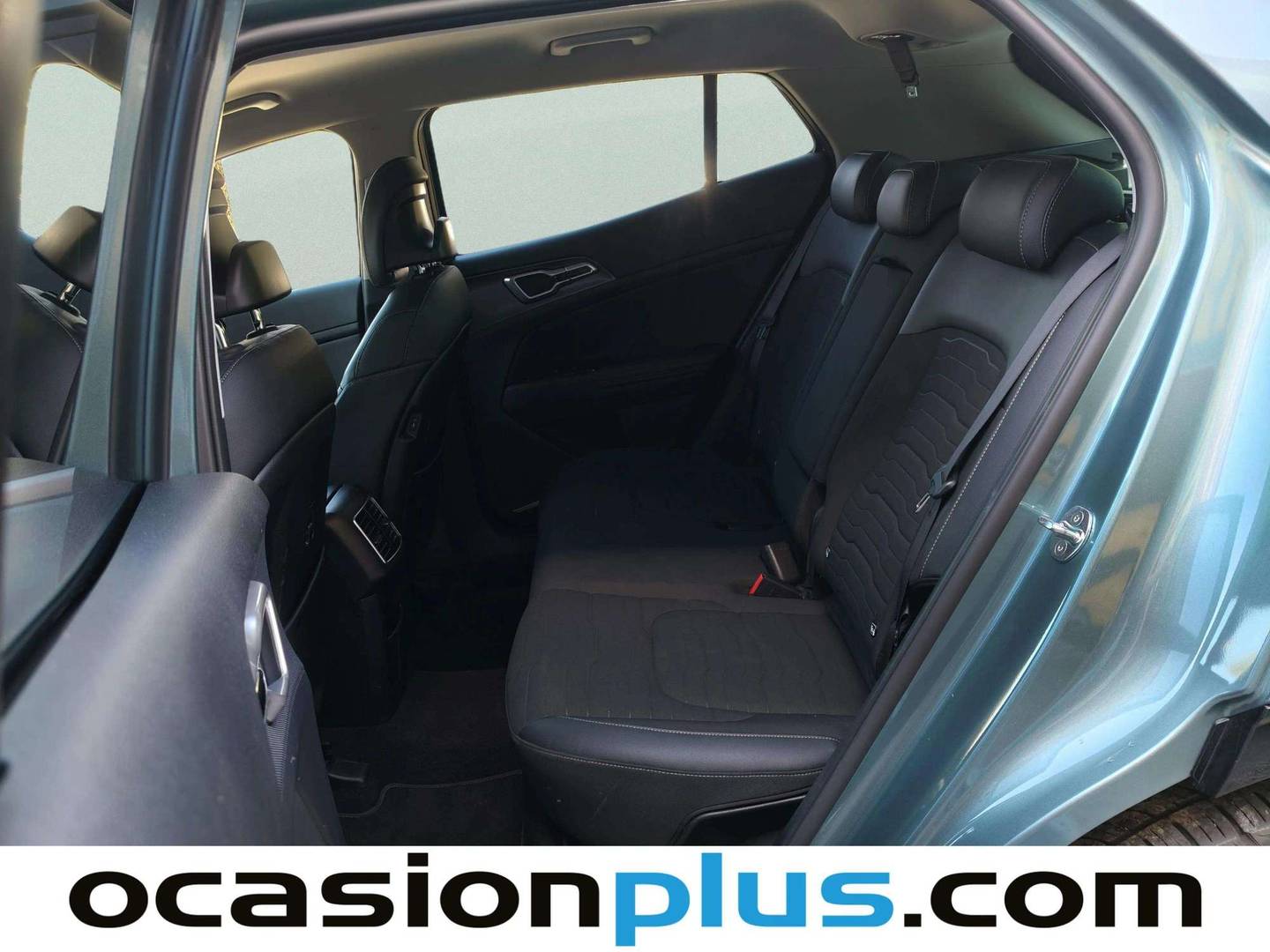 Foto asientos traseros KIA Sportage KIA Sportage 1.6 T-GDi MHEV Tech 4x2 (150 CV)
