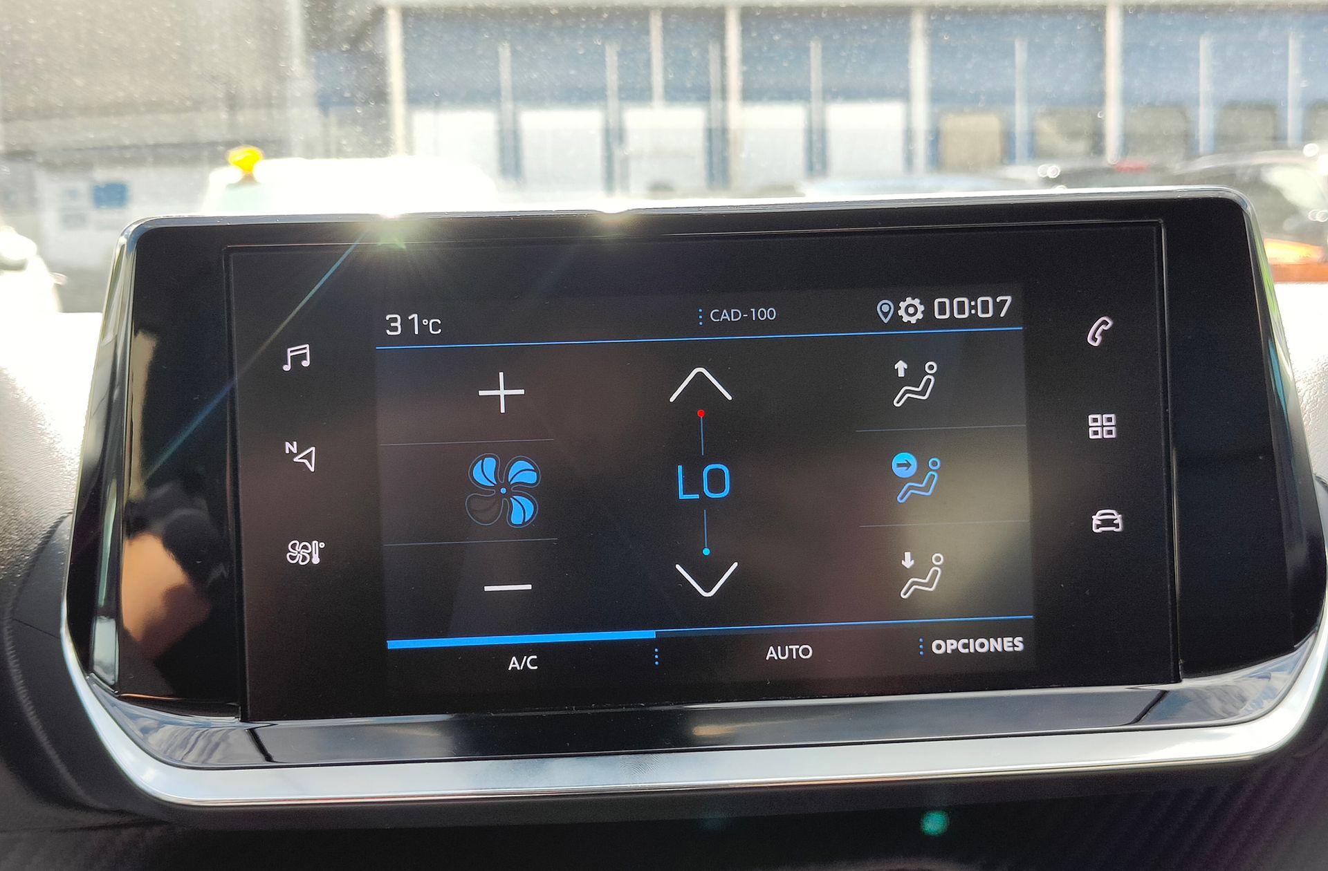 Peugeot 2008 PureTech 130 Allure EAT8 - foto 33
