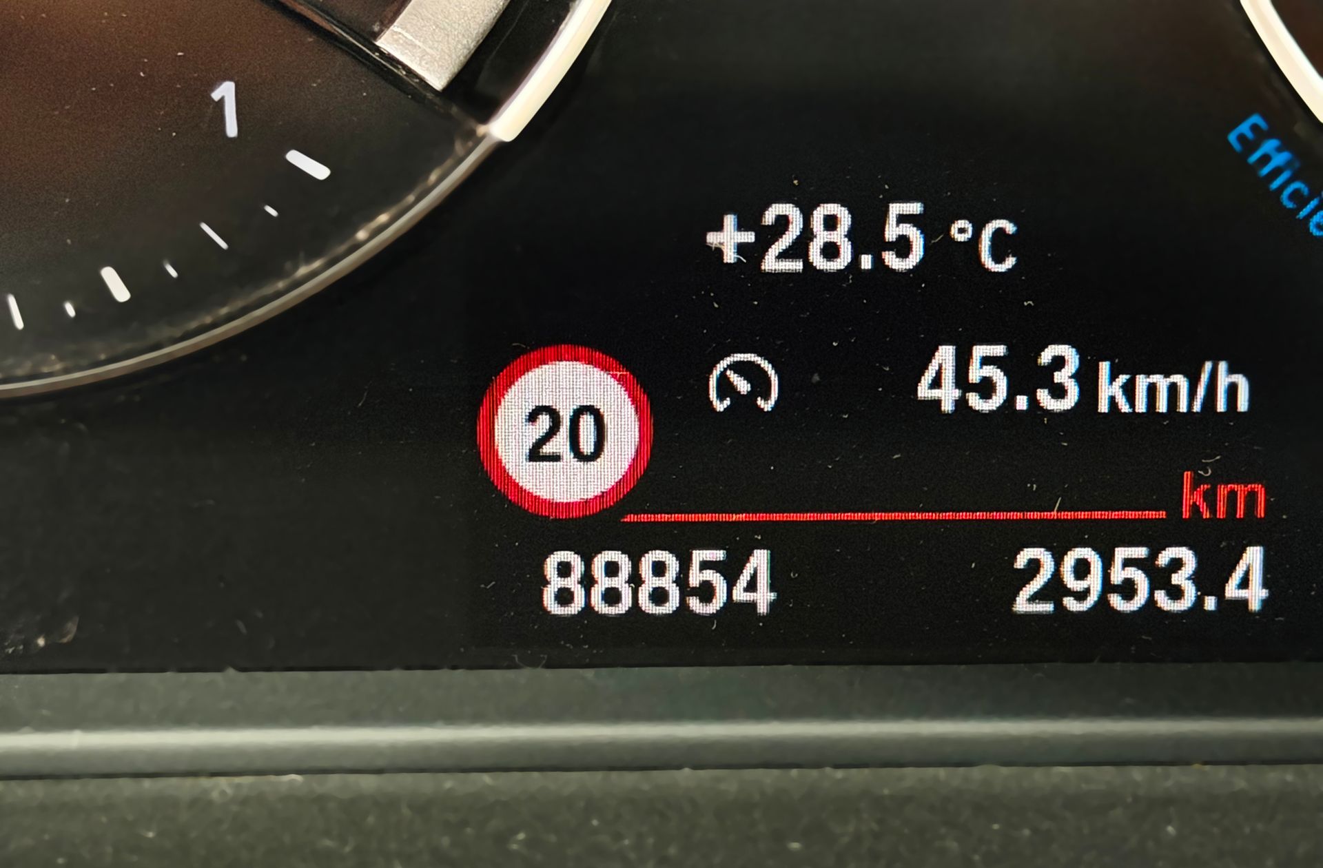 BMW X2 sDrive18i - foto 11