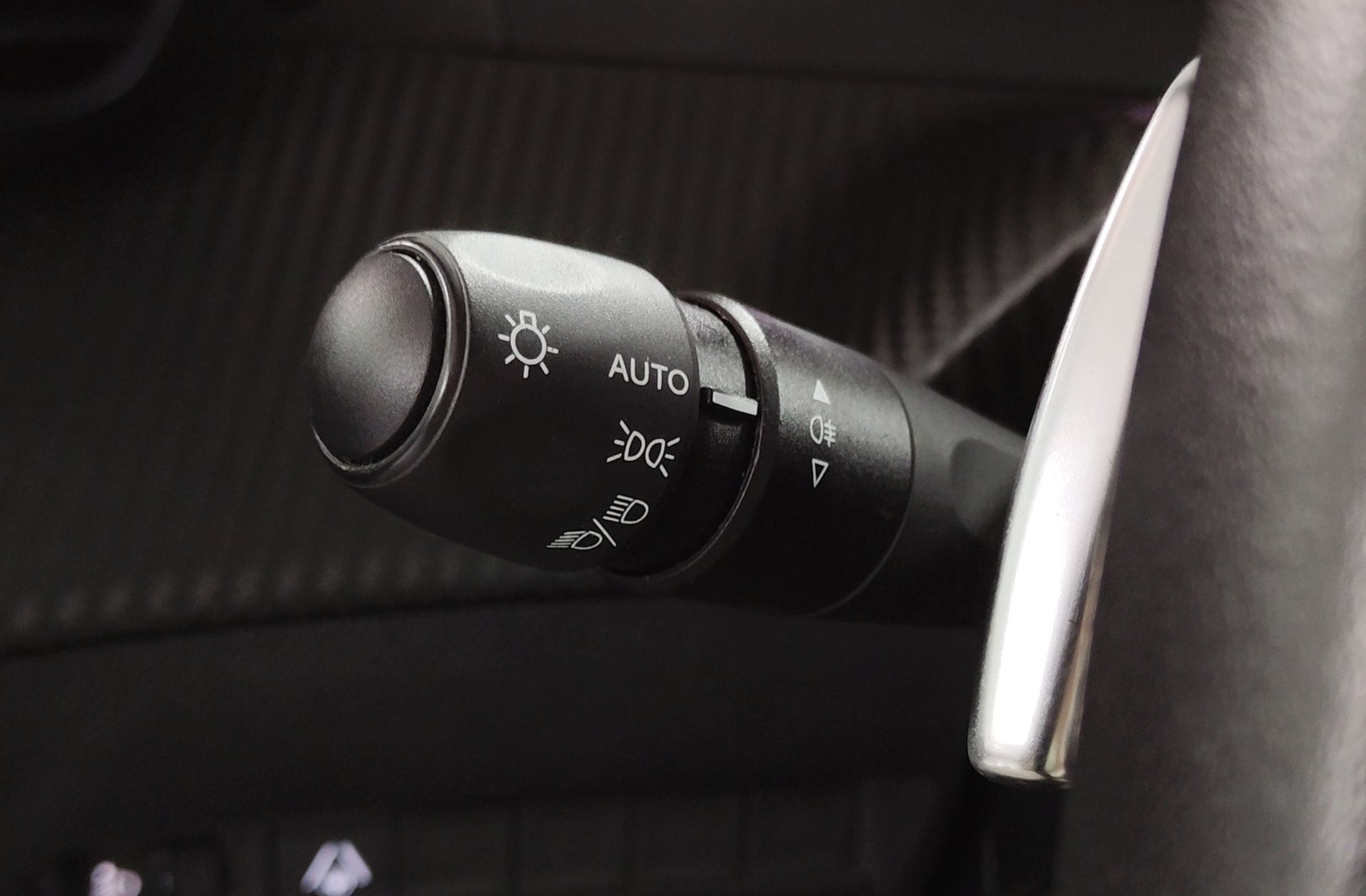 Peugeot 2008 Allure Hybrid eDCS6 - foto 26