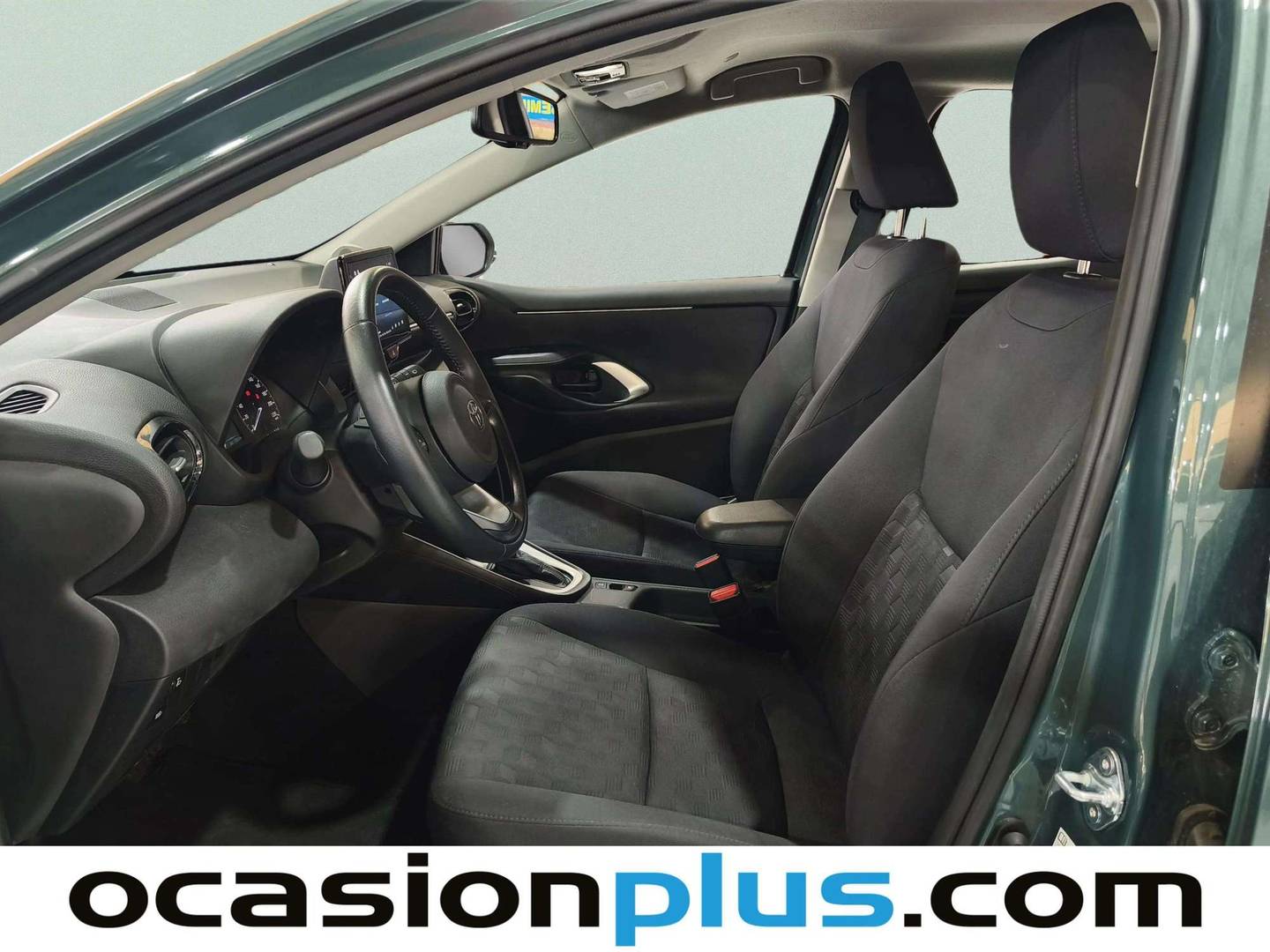 Foto asientos delanteros Toyota Yaris Toyota Yaris 120H Active Plus (116 CV)