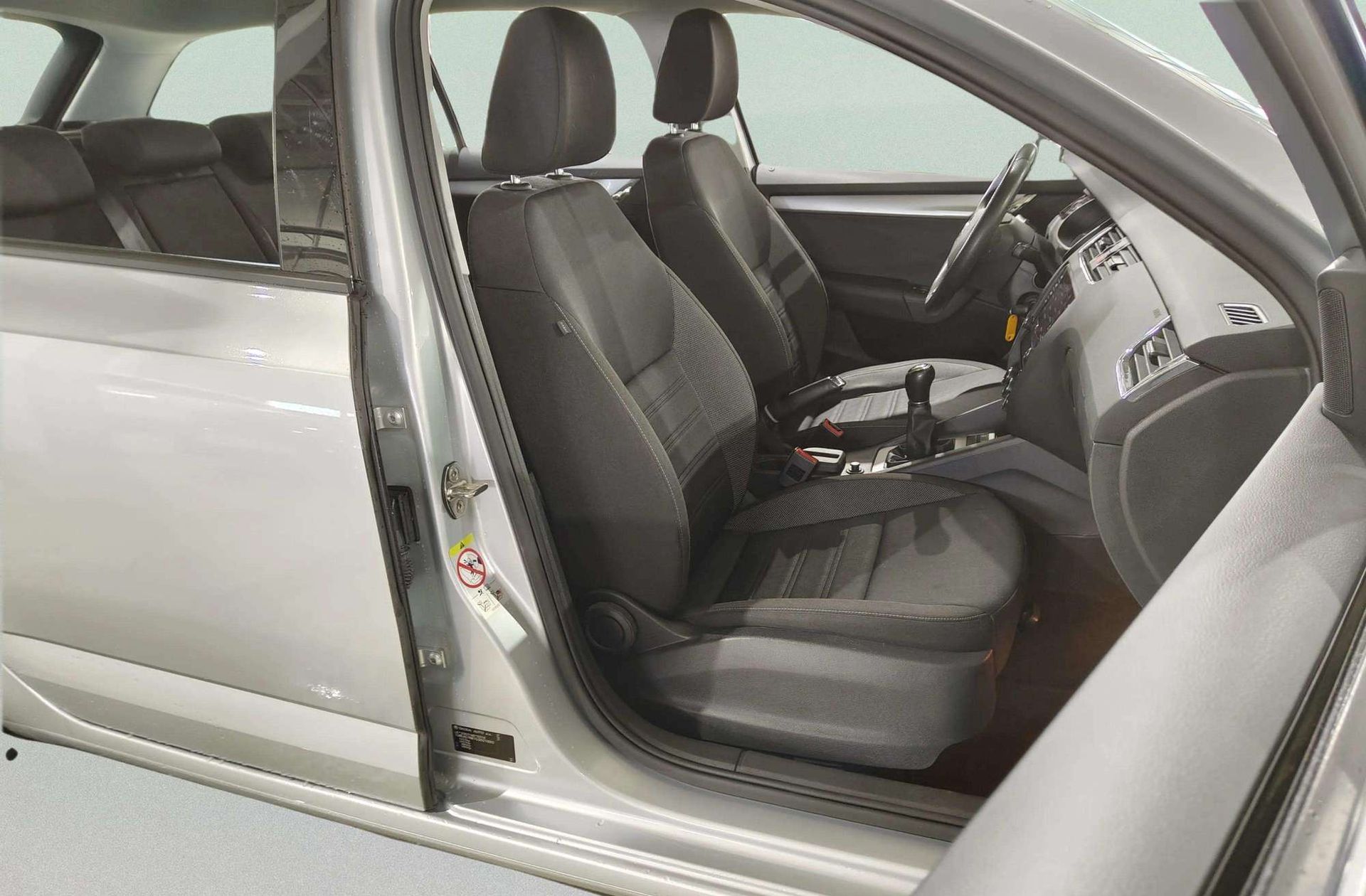Škoda Octavia Combi 1.6 TDI CR Ambition - foto 19