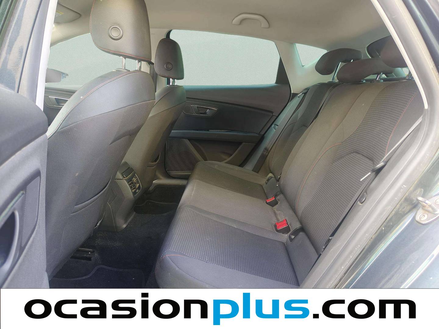 Foto asientos traseros Seat León Seat León 2.0 TSI S&S FR Edition Plus DSG (190 CV)