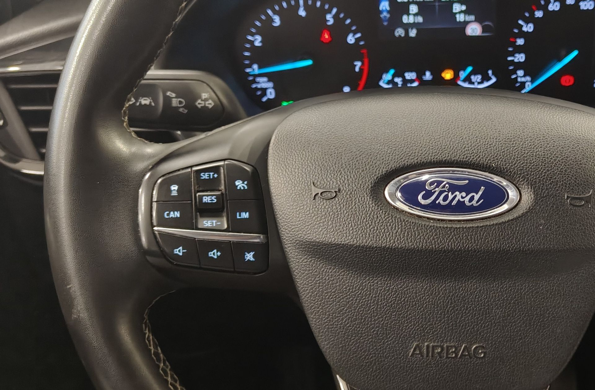 Ford Puma 1.0 EcoBoost Titanium - foto 23