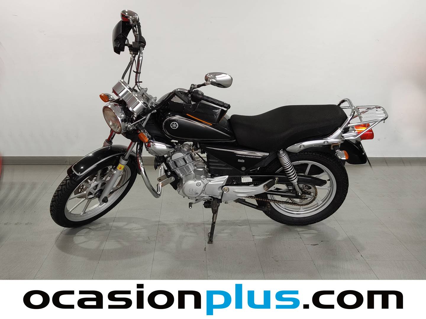 Foto Yamaha YB 125 Yamaha YB 125 (11 CV)