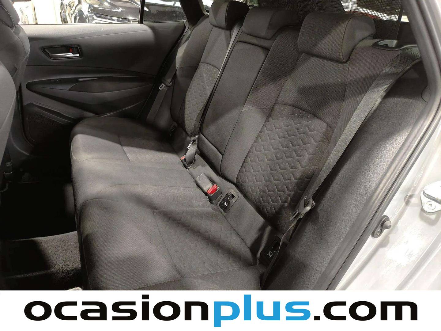 Foto asientos traseros Toyota Corolla Toyota Corolla Touring Sports 125H Active Tech E-CVT (122 CV)