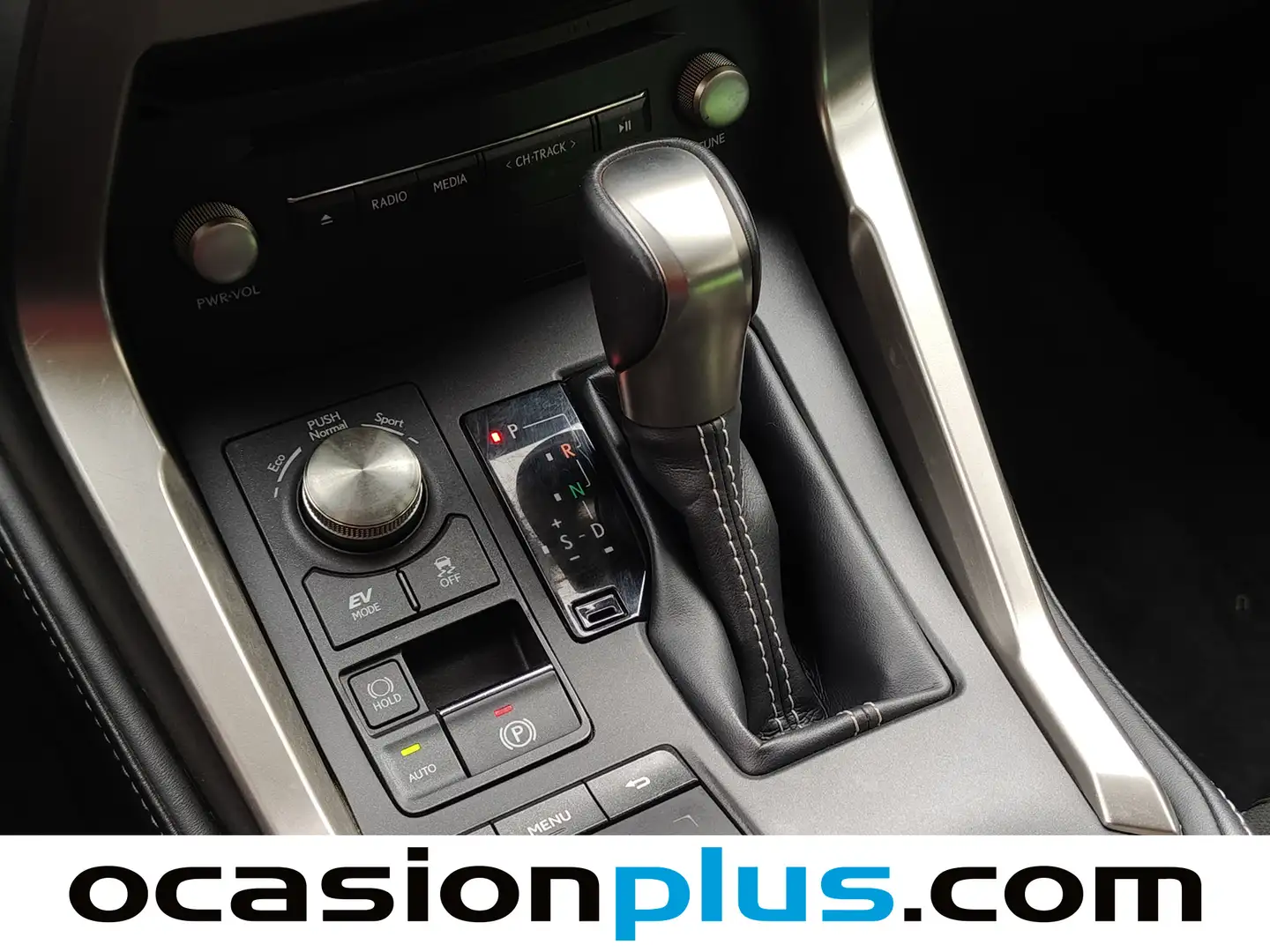 Foto Lexus NX Lexus NX 300h Business 2WD (197 CV)