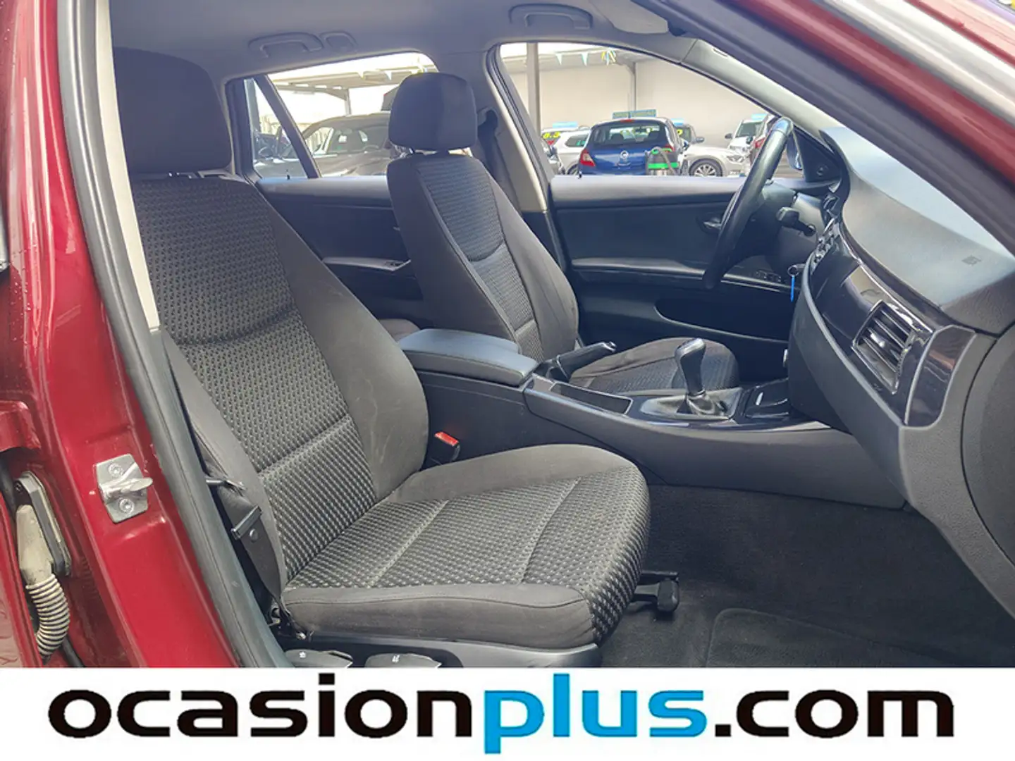 Foto BMW Serie 3 BMW Serie 3 318d Touring (143 CV)