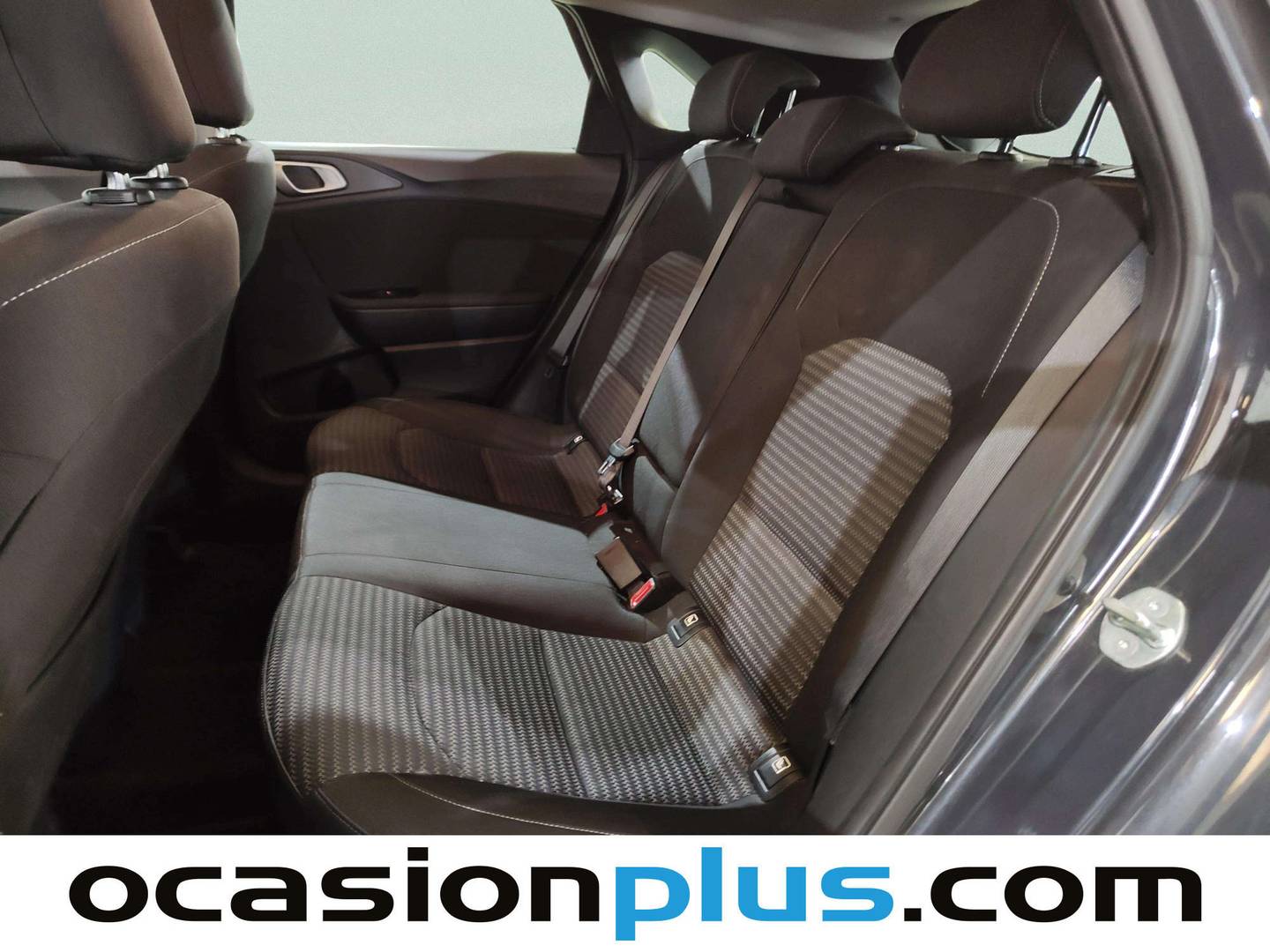 Foto asientos traseros KIA Ceed KIA Ceed 1.6 MHEV iMT Drive (136 CV)