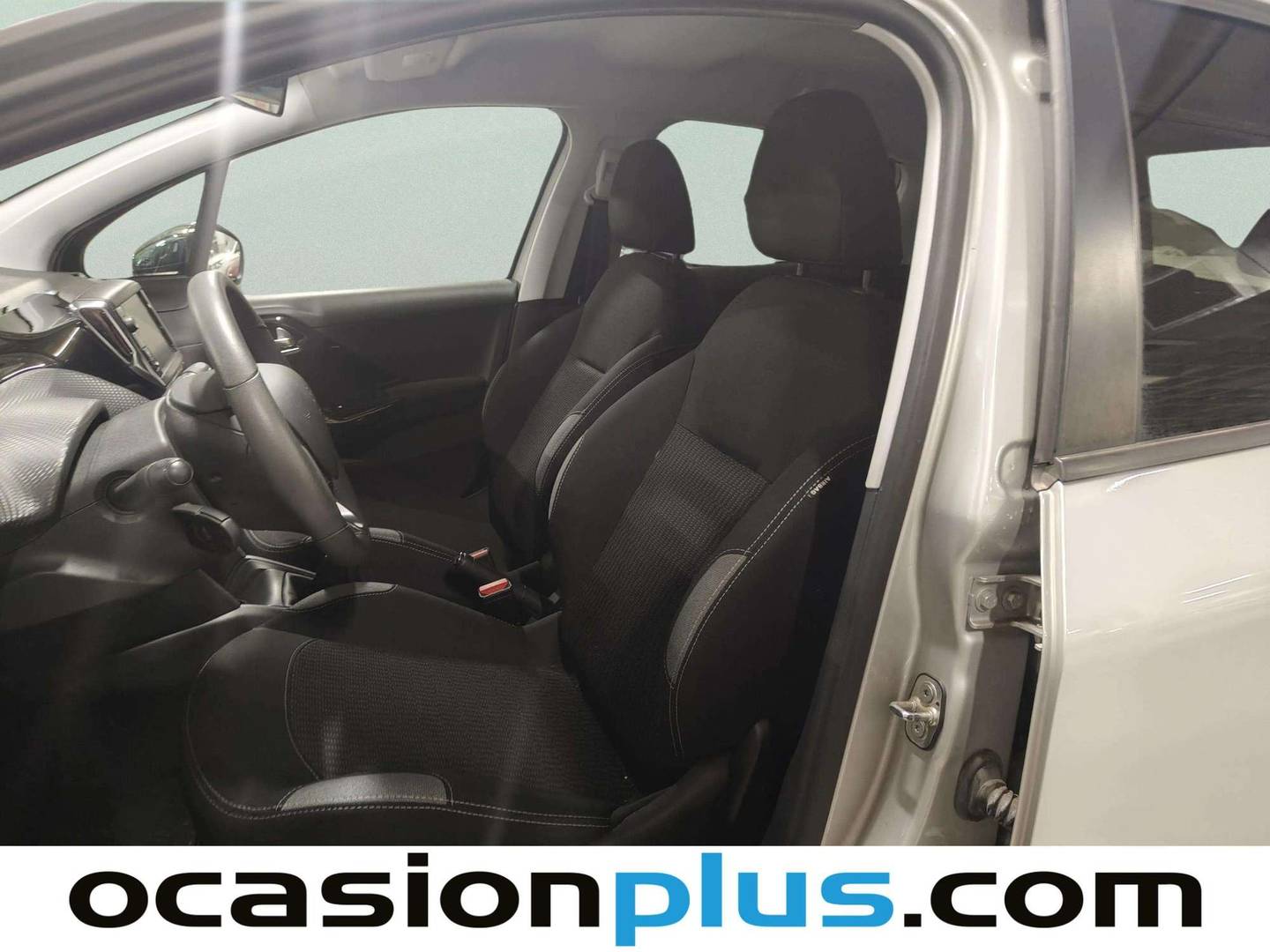 Foto asientos delanteros Peugeot 208 Peugeot 208 PureTech 82 Style (82 CV)